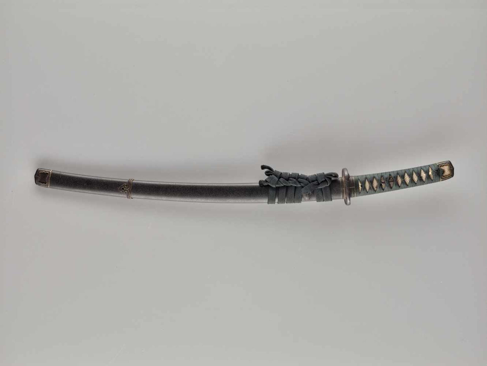 A WAKIZASHI BY KATSUYOSHI Japan, c. 17th century (blade); Edo period (1603 – 1868) (koshirae) - Image 10 of 10