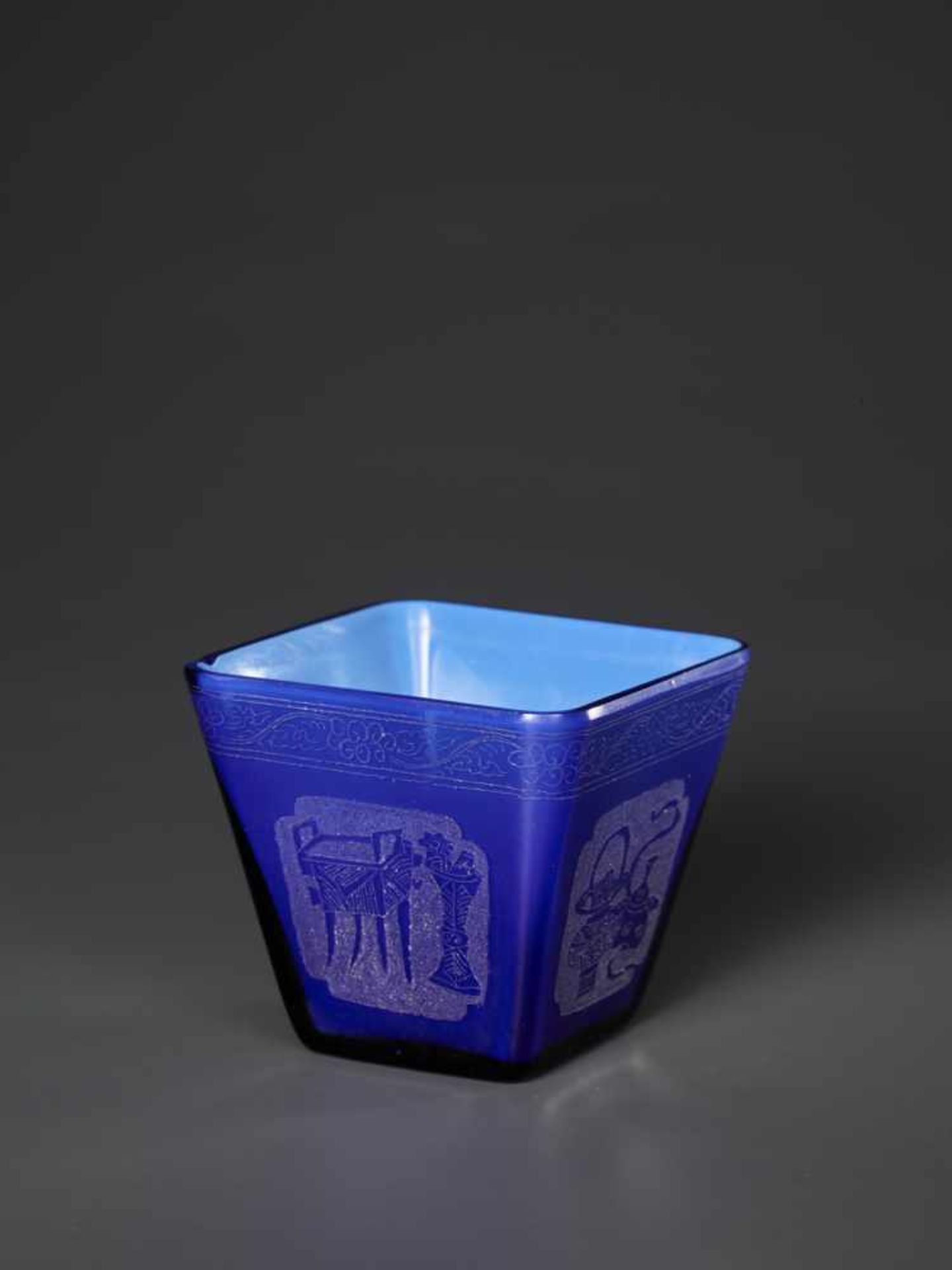 AN ETCHED AND DIAMOND-ENGRAVED SAPPHIRE-BLUE OVERLAY GLASS CUP, KANGXI, 1696-1715 The square- - Image 4 of 7