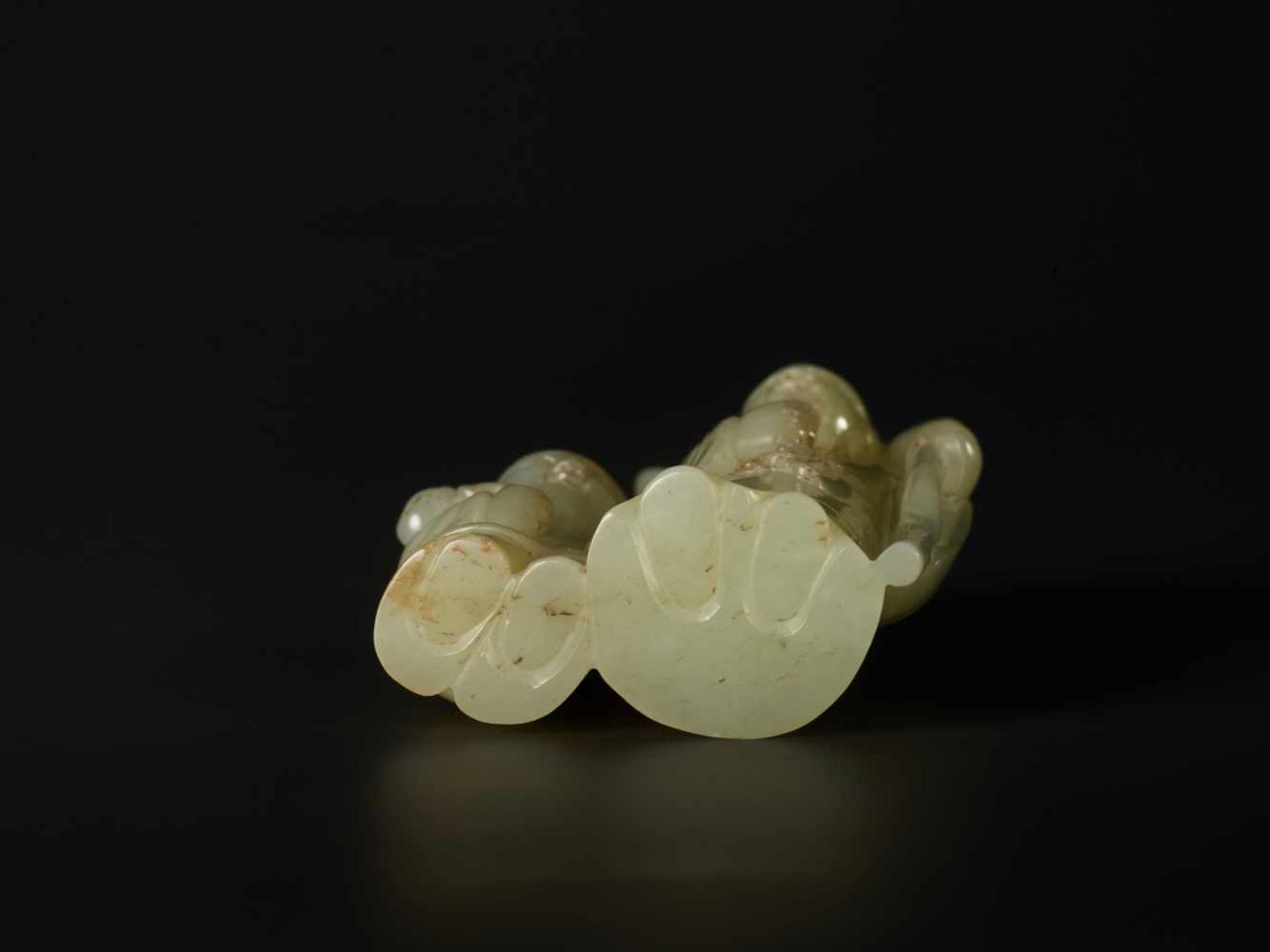 A PALE CELADON CARVING OF ‘LIU HAI AND ZHONGLI QUAN’, QING DYNASTY The jade of pale celadon tone, - Image 6 of 6