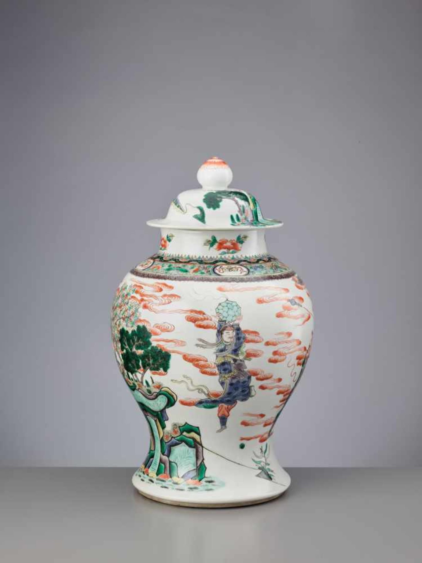 A LIDDED QING DYNASTY FAMILLE VERTE BALUSTER JAR ‘EIGHT IMMORTALS’ Porcelain with iron red, - Image 2 of 9