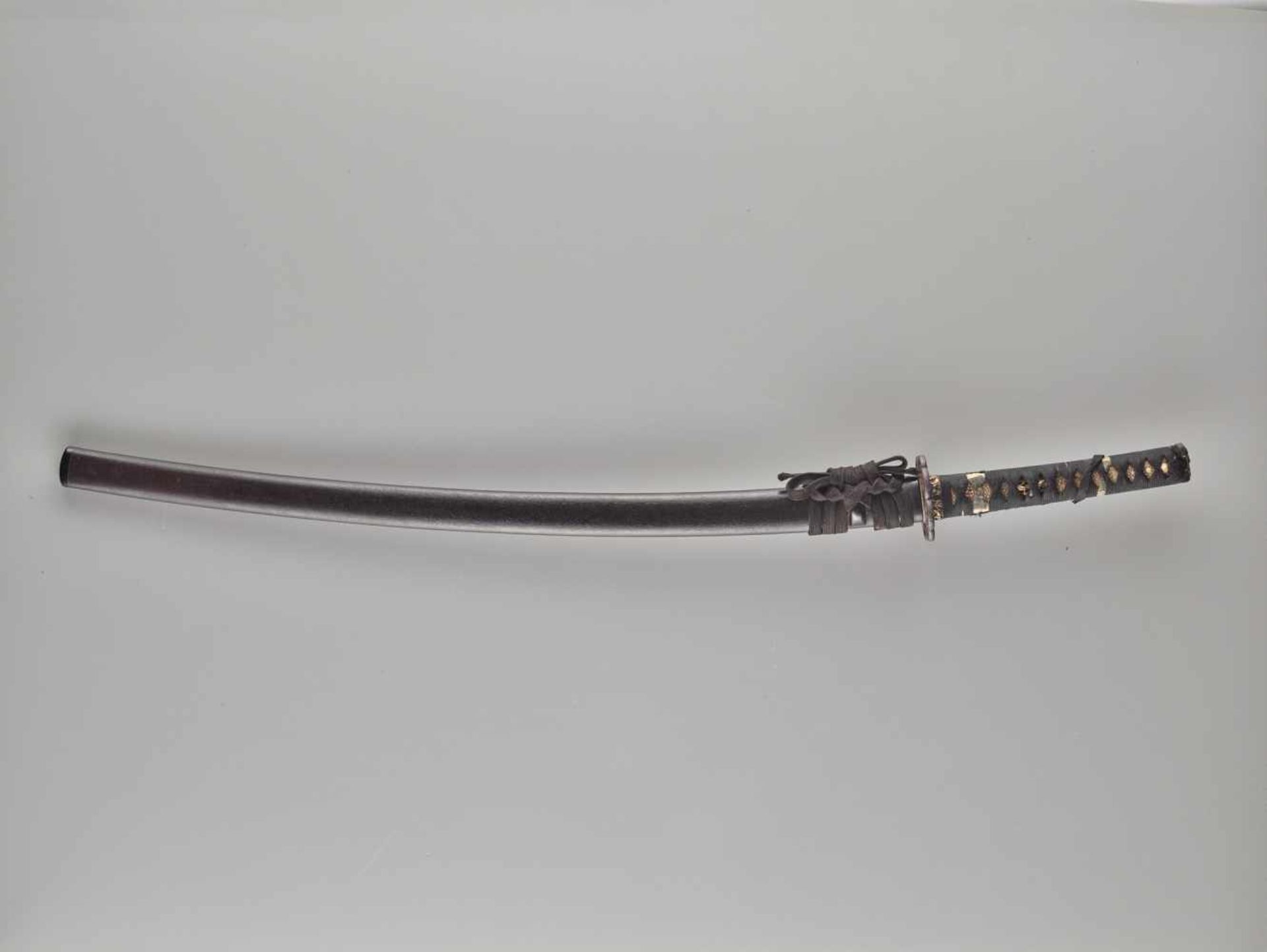 A KATANA Japan, mid-Edo period (1603 - 1868) (blade); c. 18th century (koshirae)BladeShinogi tsukuri - Image 6 of 7