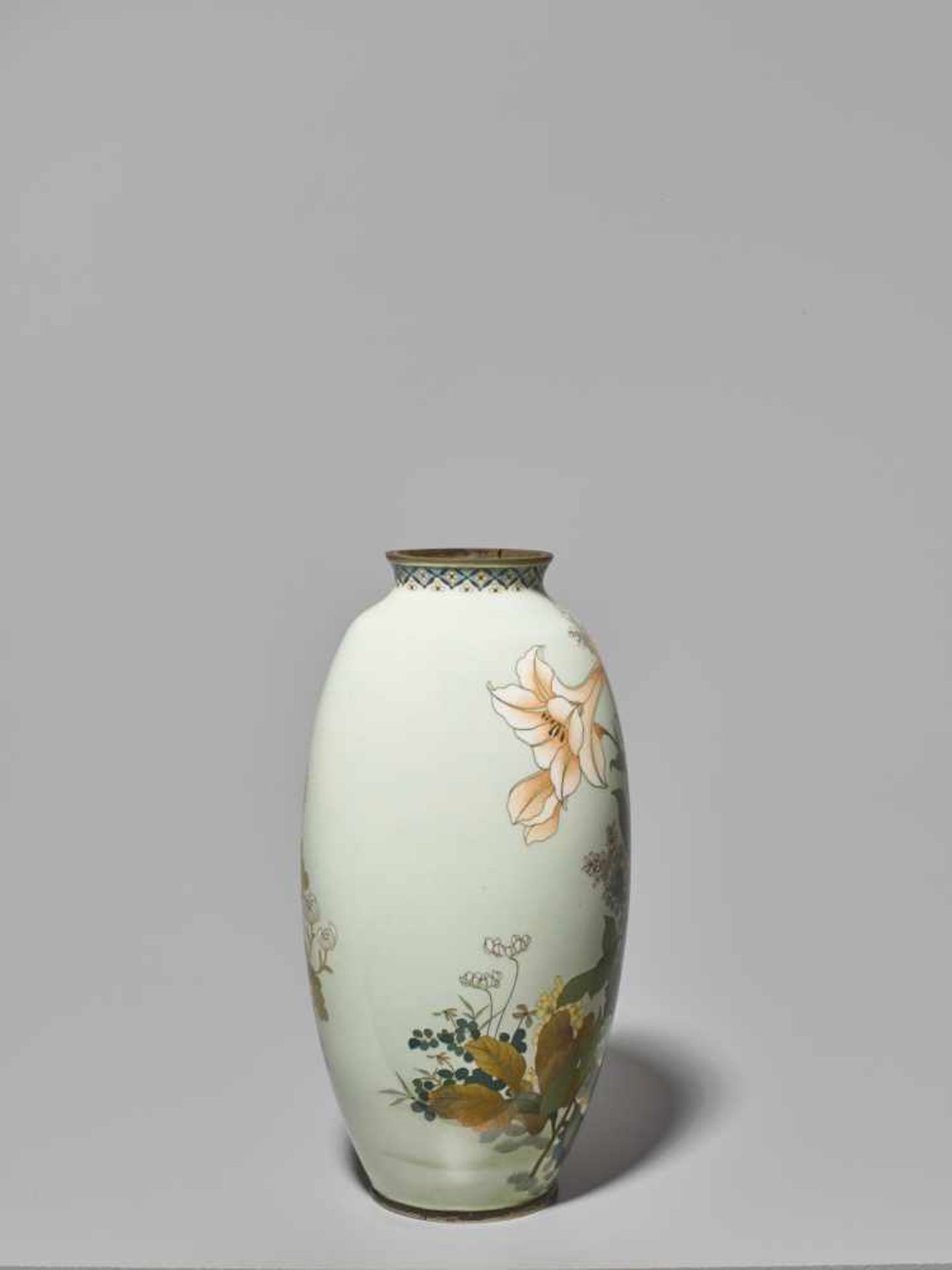 A LARGE PAIR OF JAPANESE ENAMEL CLOISONNÉ VASES WITH YURI LILIES AND MANY SEASONAL FLOWERS Cloisonné - Image 2 of 11