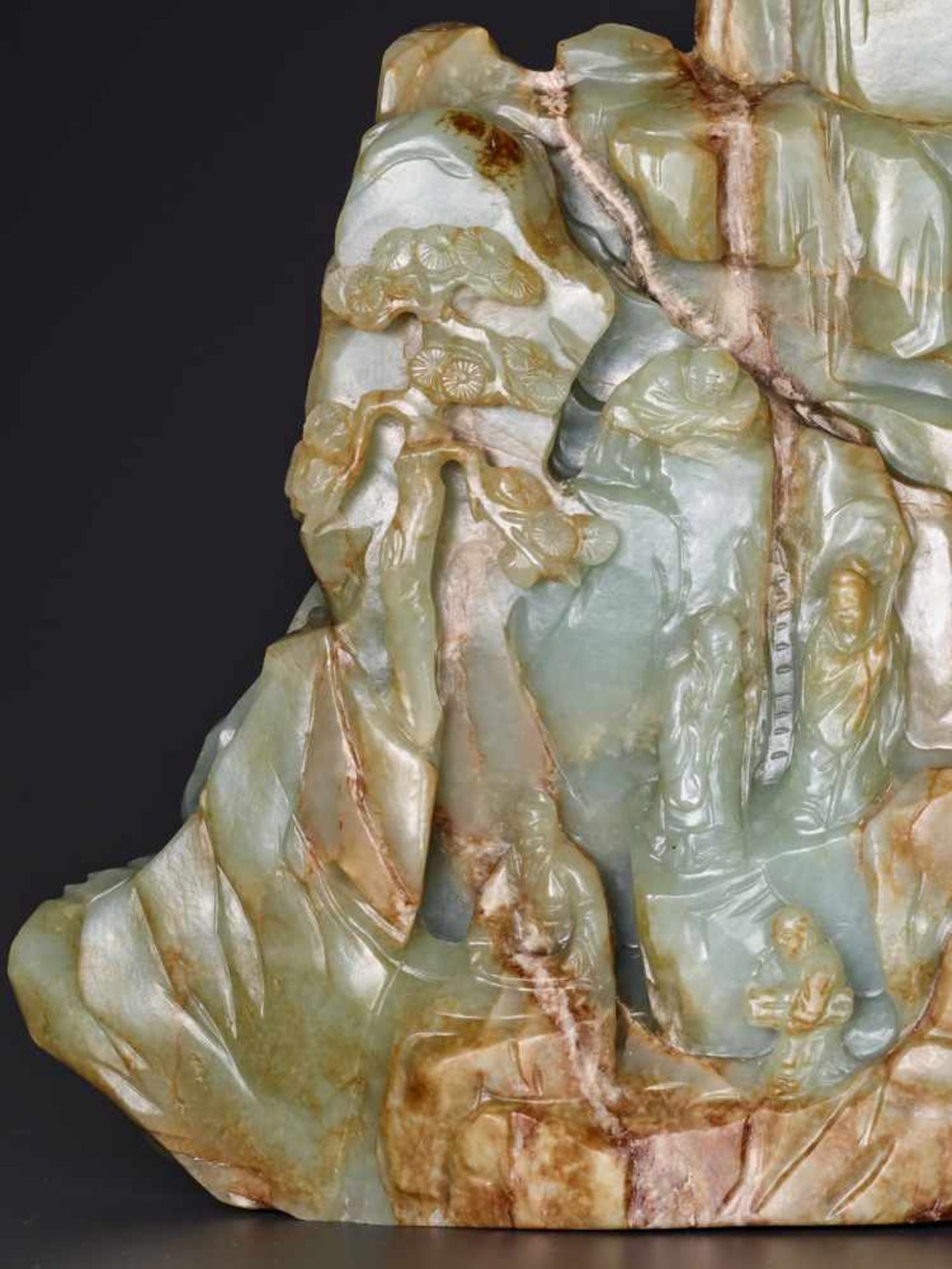 A SUPERB AND VERY LARGE CELADON AND RUSSET ‘SEVEN IMMORTALS’ JADE MOUNTAIN, 17th – 18th CENTURY - Image 4 of 24