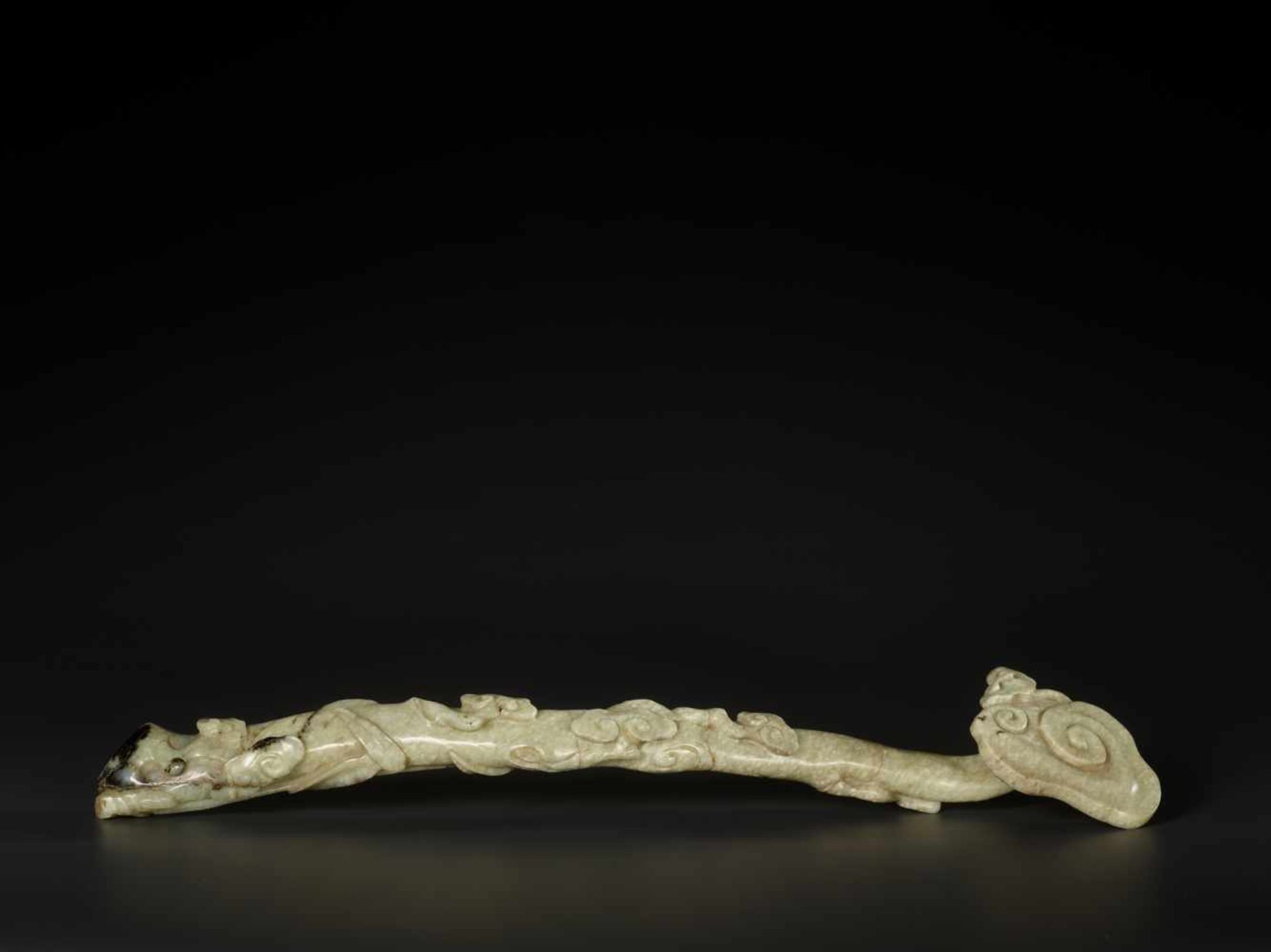 A RARE GREY JADE ‘LINGZHI AND BAMBOO’ RUYI SCEPTER, MING DYNASTY, MUSEUM PROVENANCE The nephrite - Image 7 of 13