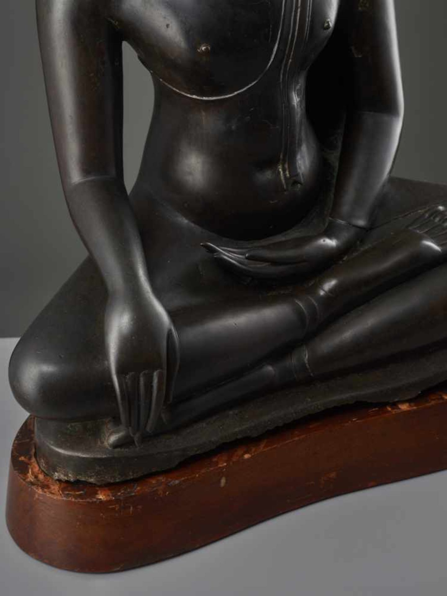 A LARGE AND IMPORTANT BRONZE FIGURE OF BUDDHA SHAKYAMUNI, SUKHOTHAI STYLE, KAMPHAENG PHET, 14TH – - Image 12 of 13