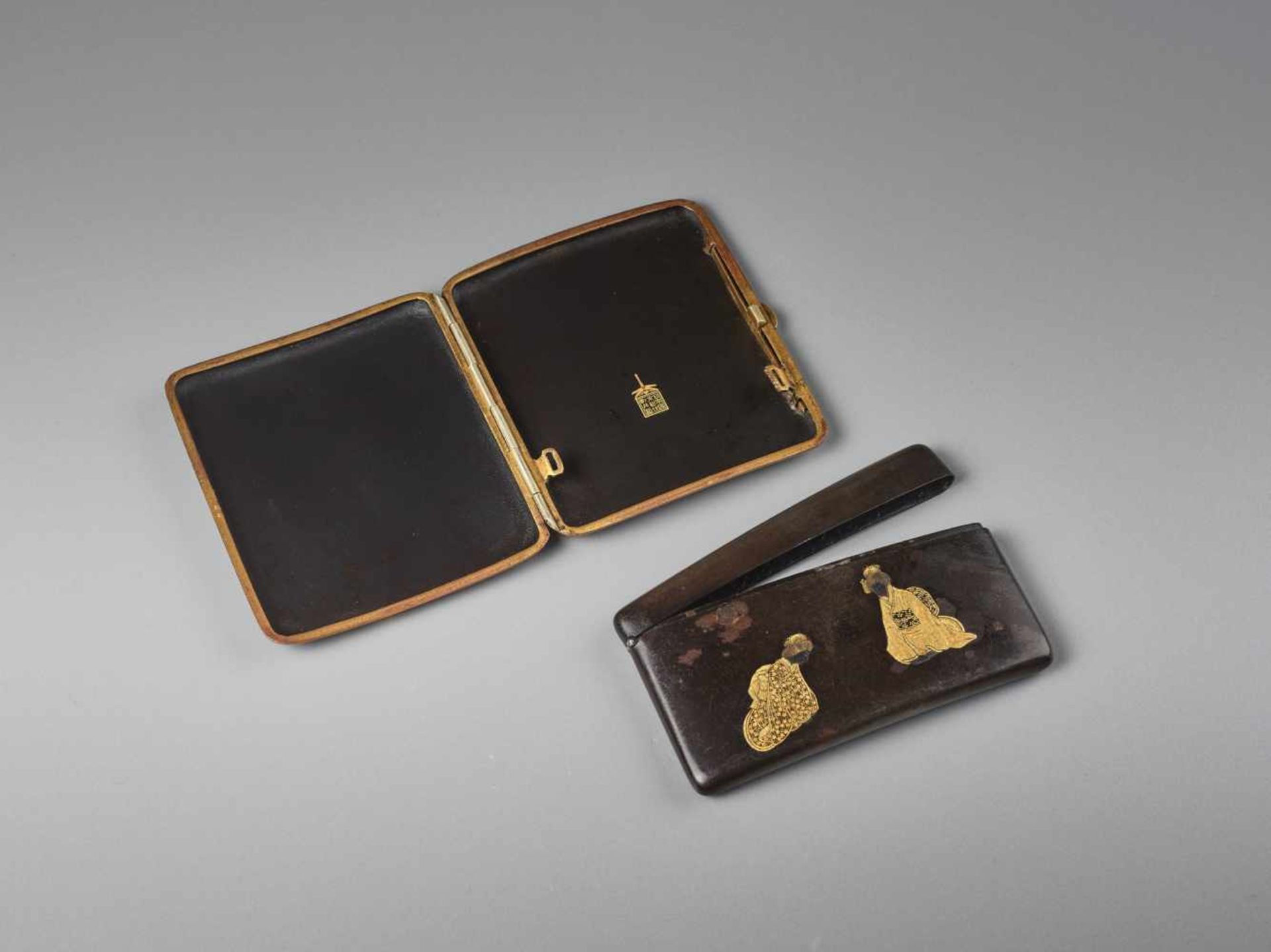 TWO INLAID JAPANESE IRON CIGARETTE CASES BY THE KOMAI COMPANY Iron with goldJapan, Meiji period ( - Image 2 of 8