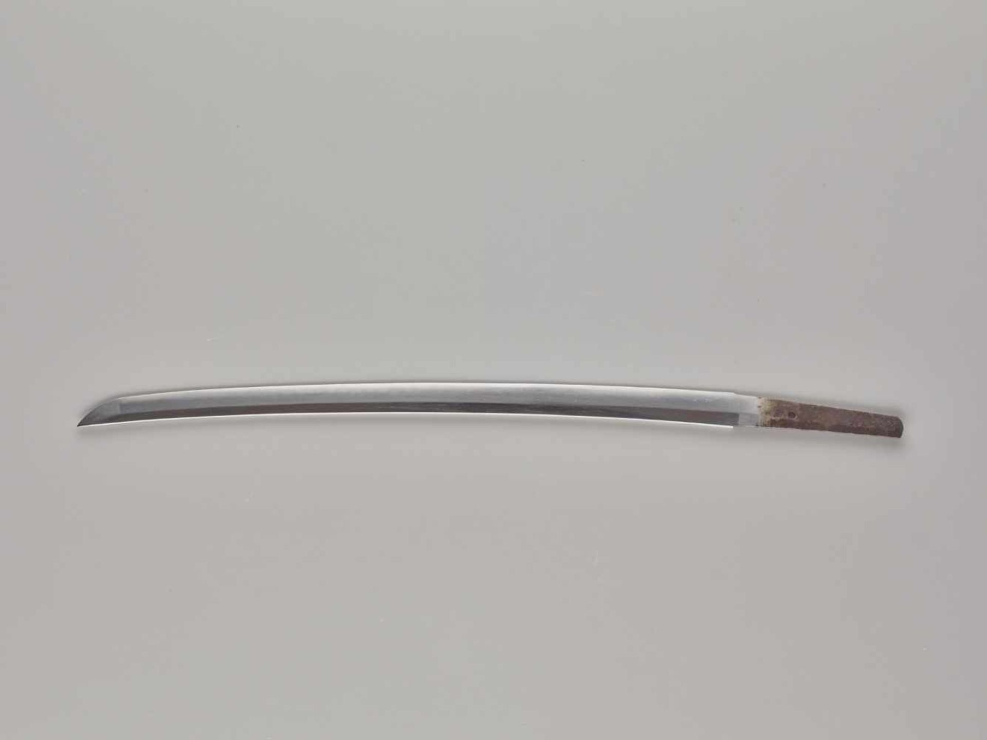 A KATANA ATTRIBUTED TO KANENOBU Japan, Shinto, c. 17th to first half of 18th century (blade) - Image 3 of 7