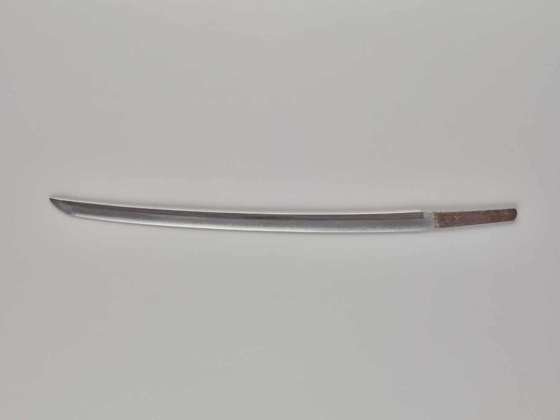 A KATANA ATTRIBUTED TO KANENOBU Japan, Shinto, c. 17th to first half of 18th century (blade) - Image 2 of 7