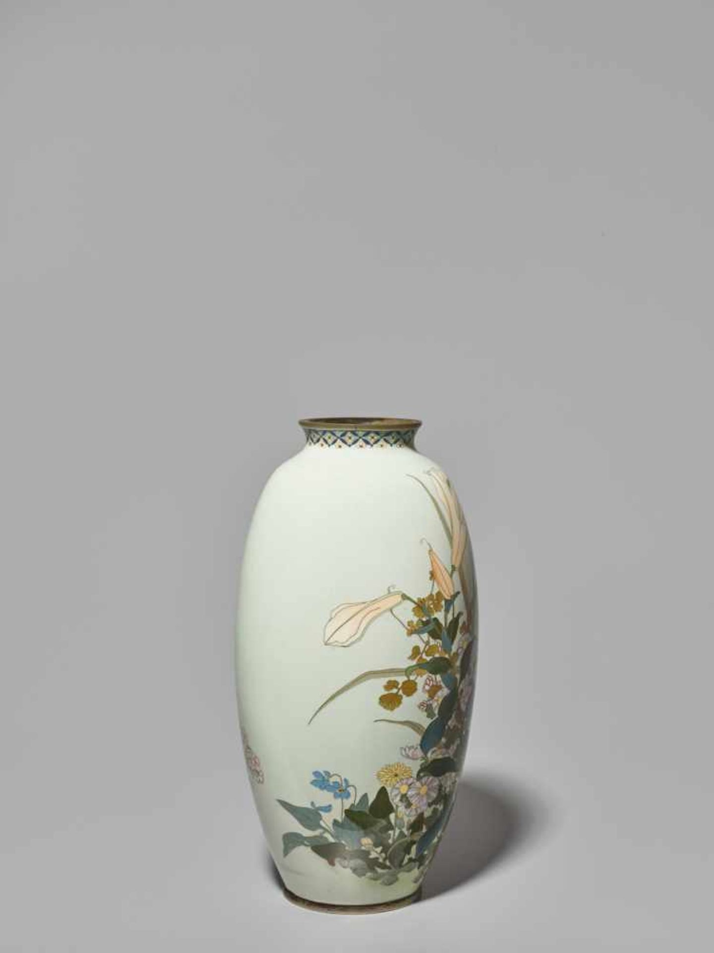 A LARGE PAIR OF JAPANESE ENAMEL CLOISONNÉ VASES WITH YURI LILIES AND MANY SEASONAL FLOWERS Cloisonné - Image 6 of 11