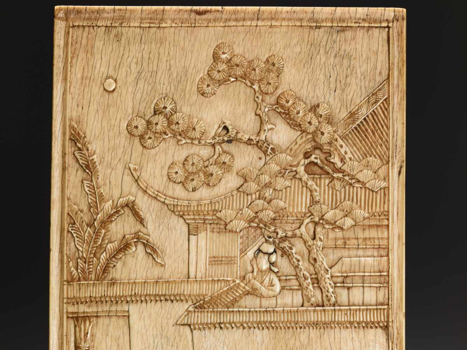 AN IVORY DOUBLE-SIDED ‘ROMANCE OF THE WESTERN CHAMBER’ SCREEN PLAQUE, KANGXI Ivory engraved and - Image 7 of 10