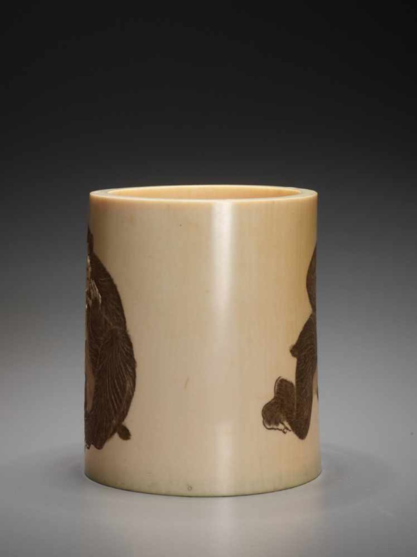 AN JAPANESE IVORY TUSK FUDETATE BRUSH POT WITH FOUR MONKEYS IvoryJapan, Meiji period (1868 - 1912) - Image 7 of 7