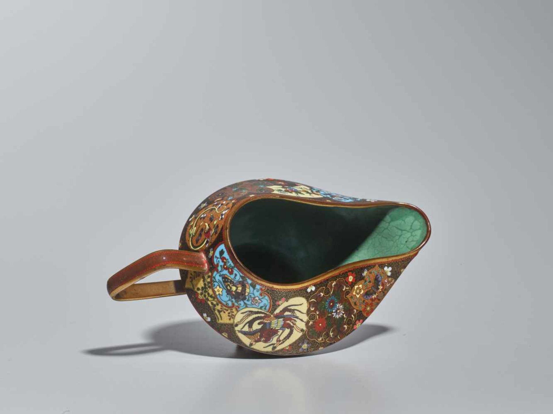 A RARE, FINE AND SMALL JAPANESE CLOISONNÉ MILK JUG ATTRIBUTED TO NAMIKAWA YASUYUKI (1845 – 1927) - Image 3 of 6