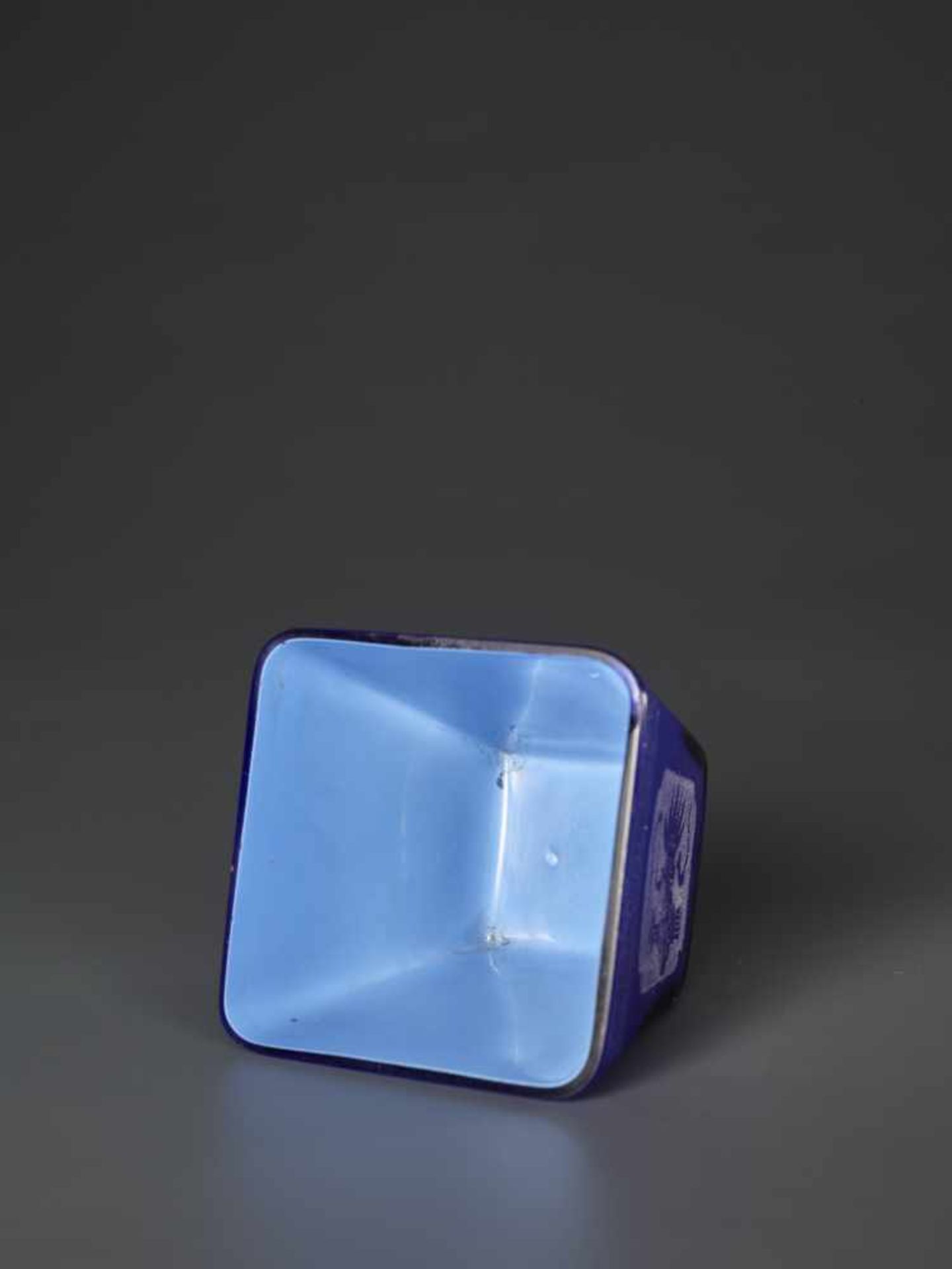 AN ETCHED AND DIAMOND-ENGRAVED SAPPHIRE-BLUE OVERLAY GLASS CUP, KANGXI, 1696-1715 The square- - Image 6 of 7