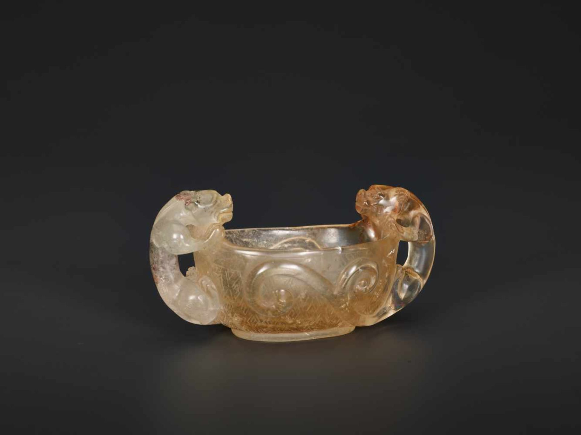 A SMALL ROCK CRYSTAL ‘CHILONG’ BRUSH WASHER IN LIBATION CUP SHAPE, 18TH CENTURY Transparent rock - Image 5 of 8