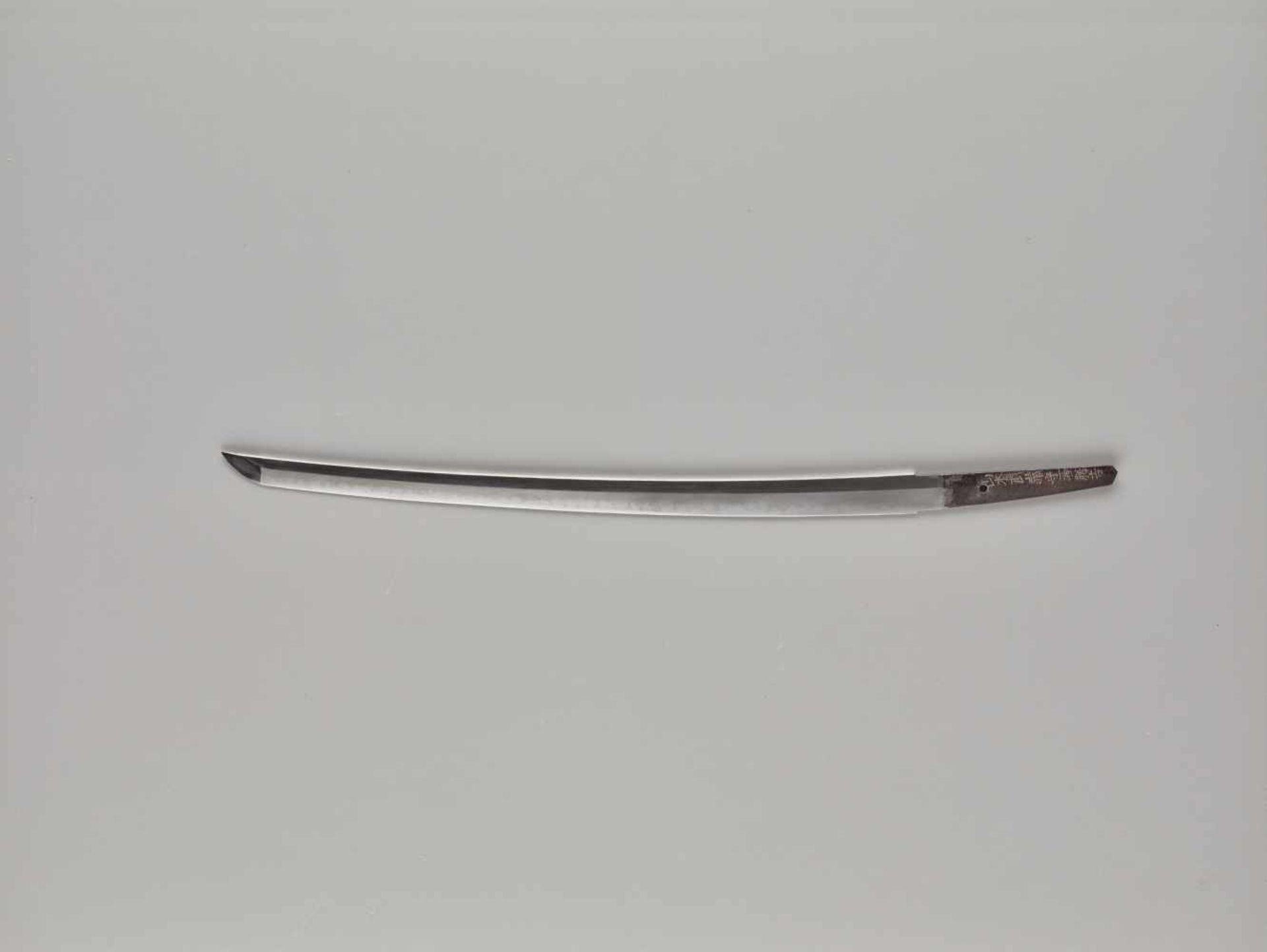 A WAKIZASHI BY KATSUYOSHI Japan, c. 17th century (blade); Edo period (1603 – 1868) (koshirae) - Image 9 of 10