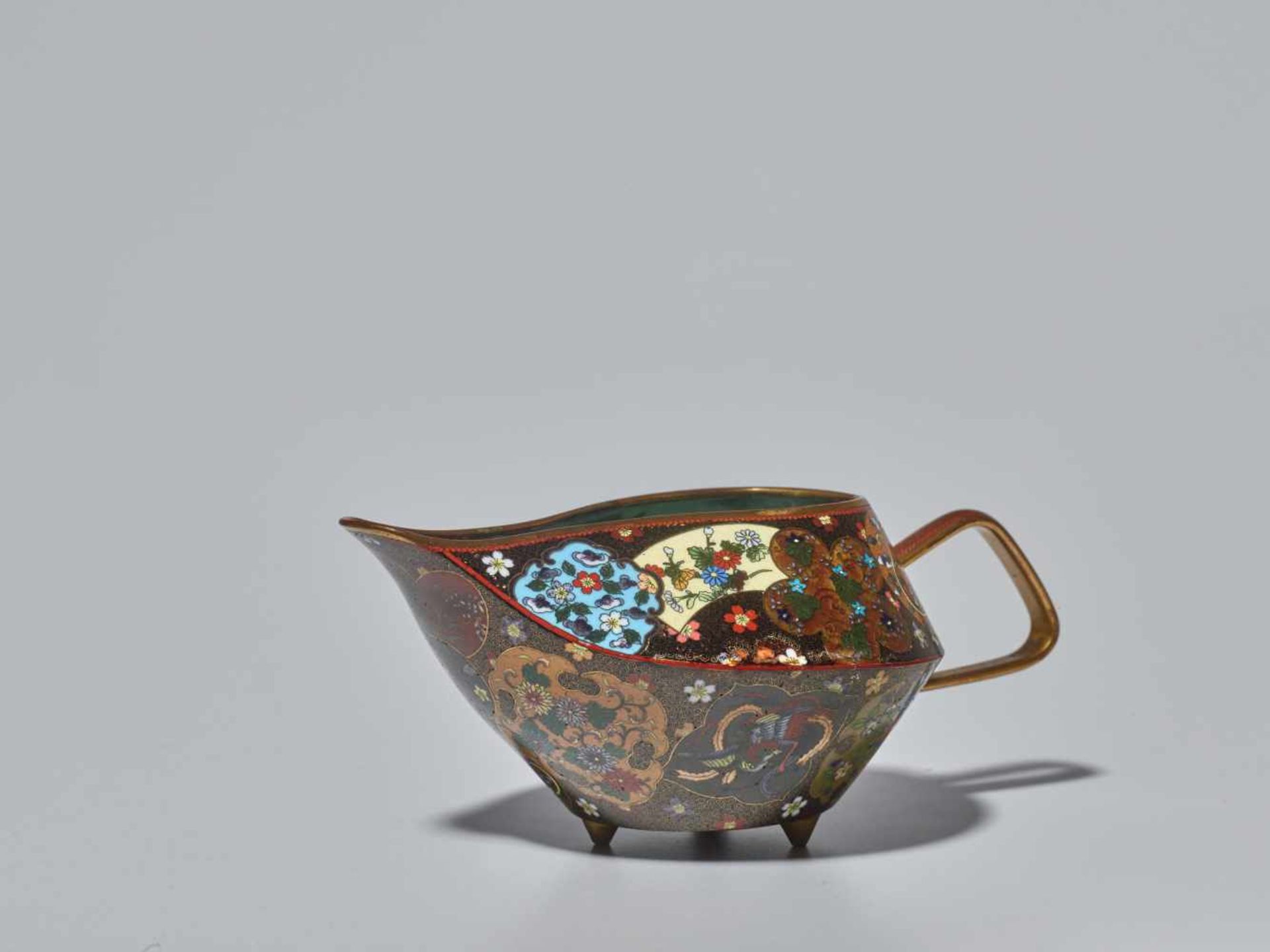 A RARE, FINE AND SMALL JAPANESE CLOISONNÉ MILK JUG ATTRIBUTED TO NAMIKAWA YASUYUKI (1845 – 1927) - Image 6 of 6