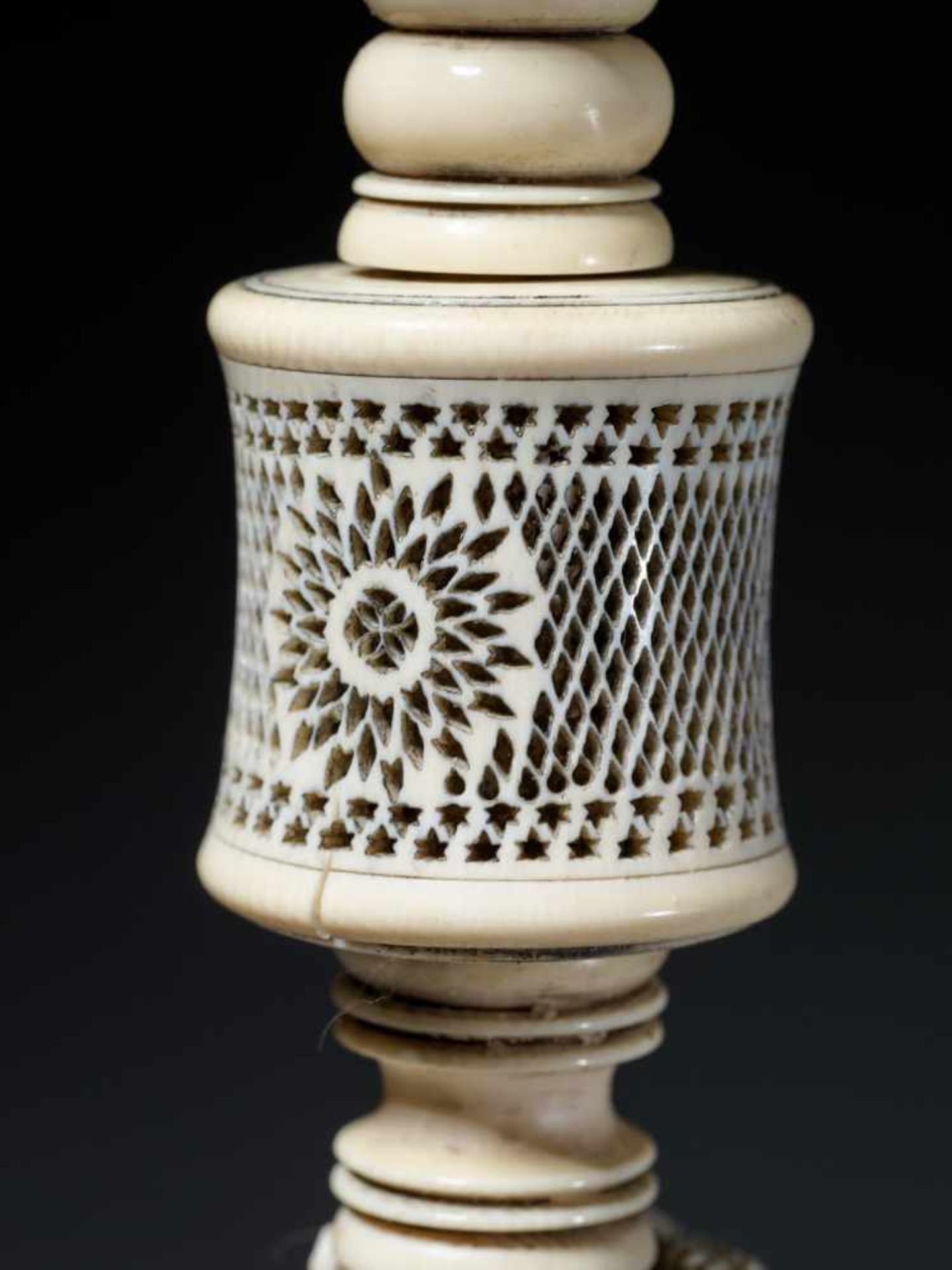 AN IMPORTANT CANTON SCHOOL ‘21-LAYER’ MAGIC IVORY BALL ON A TALL STAND, QING DYNASTY Carved ivory - Image 10 of 11