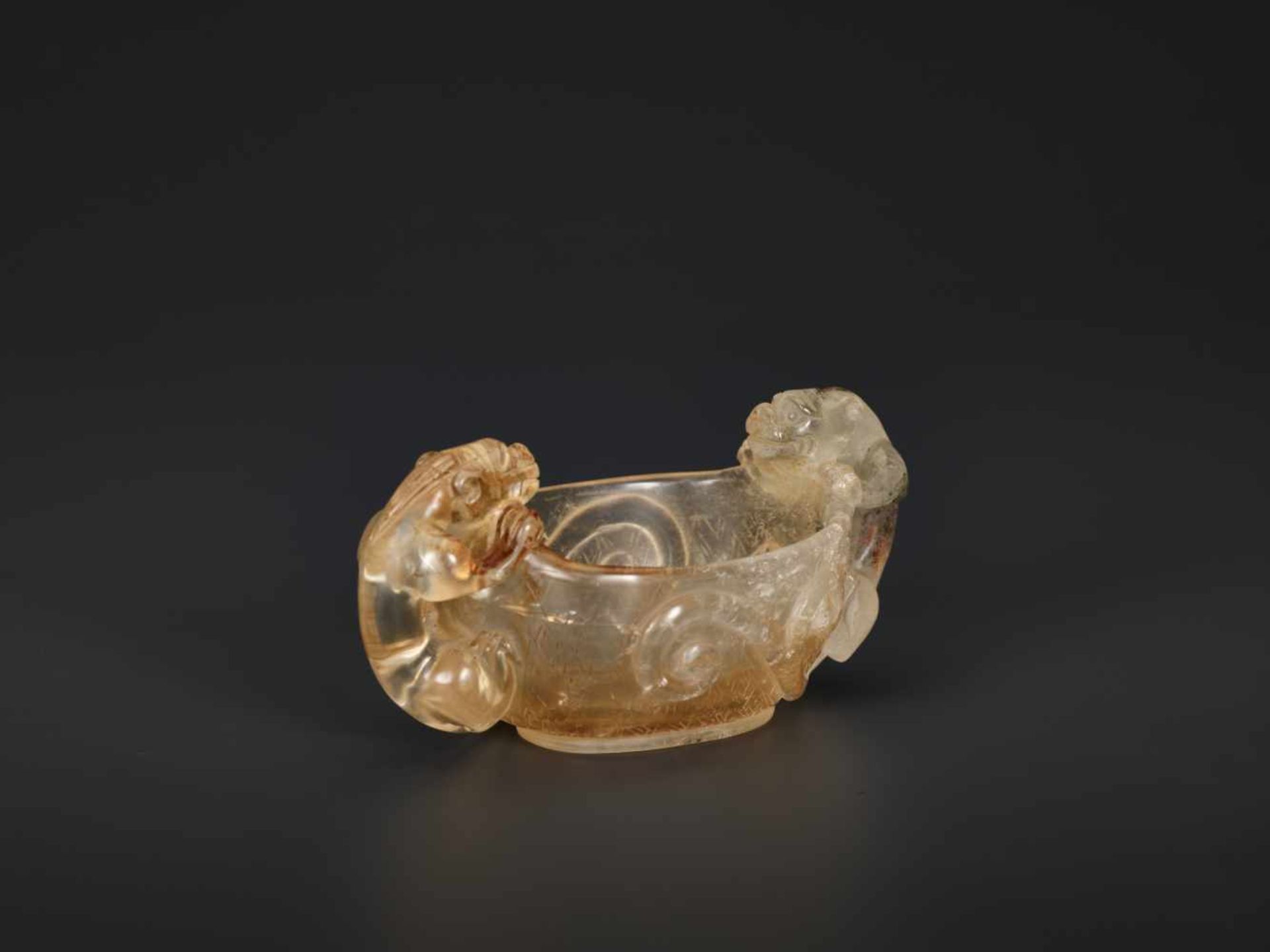 A SMALL ROCK CRYSTAL ‘CHILONG’ BRUSH WASHER IN LIBATION CUP SHAPE, 18TH CENTURY Transparent rock - Image 6 of 8