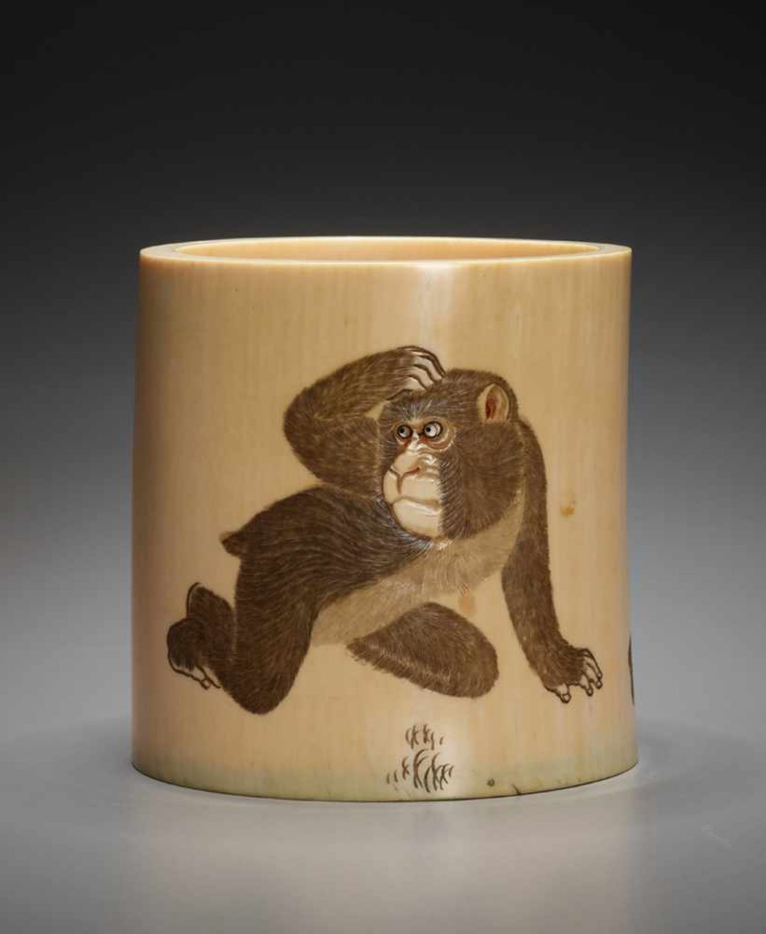 AN JAPANESE IVORY TUSK FUDETATE BRUSH POT WITH FOUR MONKEYS IvoryJapan, Meiji period (1868 - 1912) - Image 2 of 7