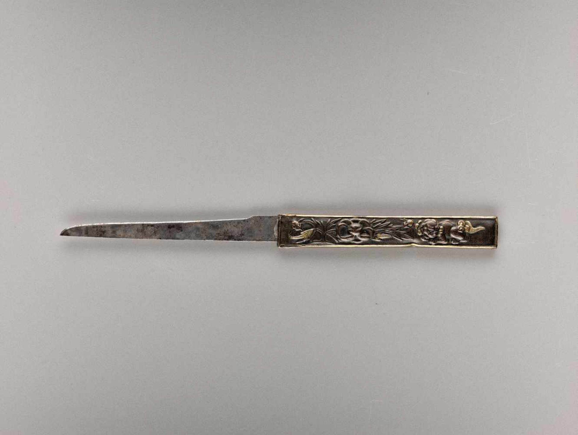 A WAKIZASHI BY KATSUYOSHI Japan, c. 17th century (blade); Edo period (1603 – 1868) (koshirae) - Image 4 of 10