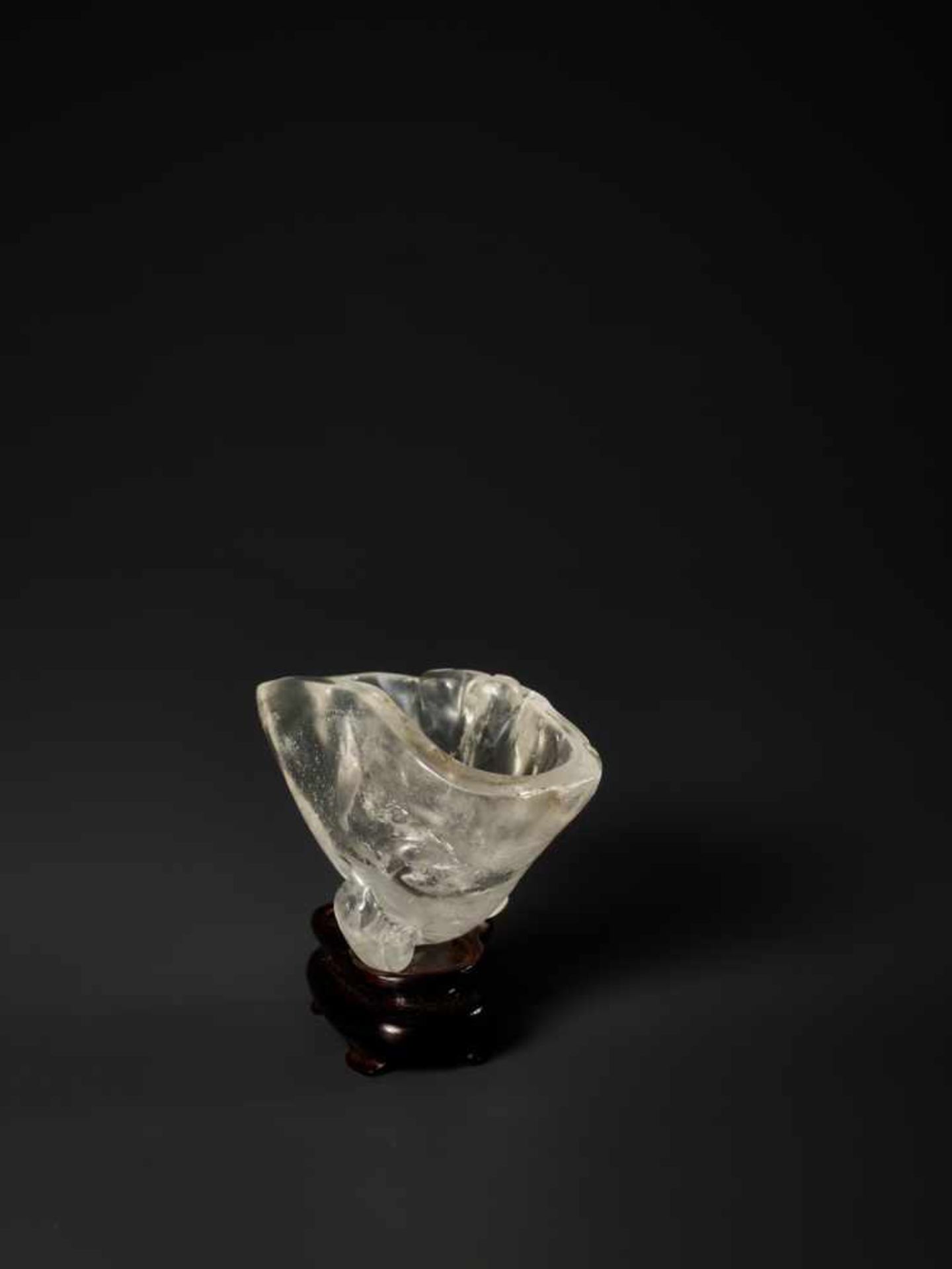 A ROCK CRYSTAL ‘LINGZHI’ BRUSH WASHER, QING DYNASTY The crystal of good purity with few natural - Image 10 of 12