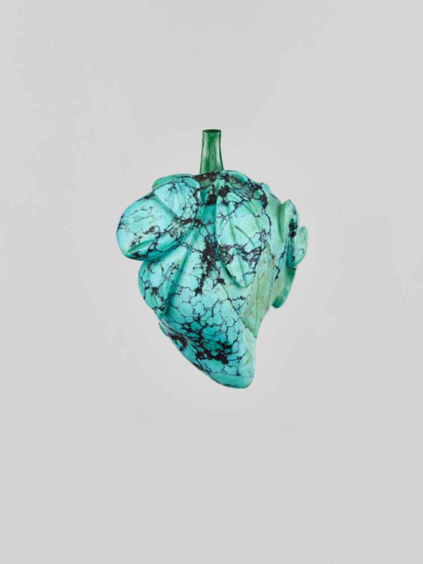 A TURQUOISE MATRIX 'PEA-POD' SNUFF BOTTLE, QING DYNASTY Turquoise matrix with characteristic black - Image 4 of 7