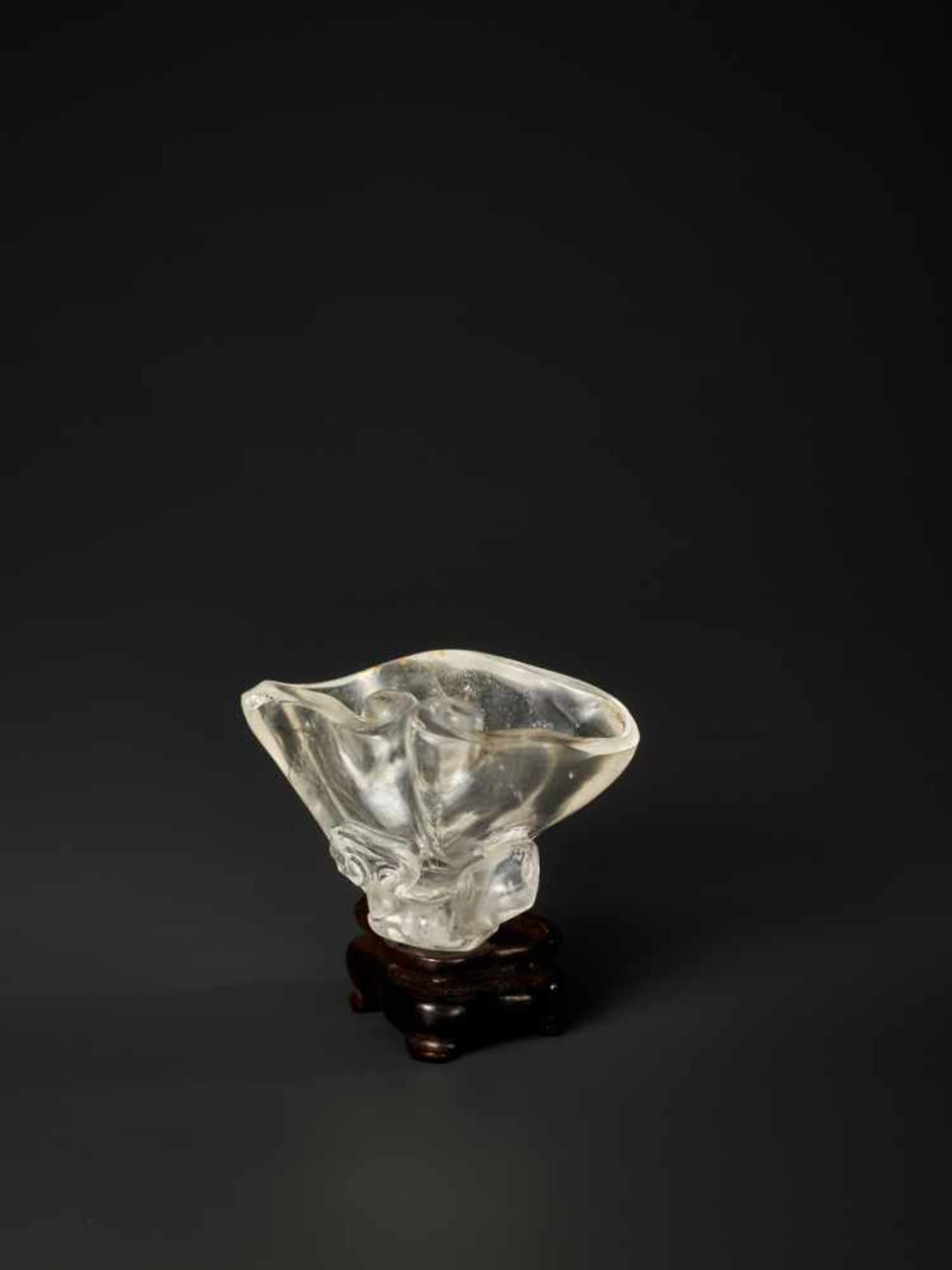 A ROCK CRYSTAL ‘LINGZHI’ BRUSH WASHER, QING DYNASTY The crystal of good purity with few natural - Image 6 of 12