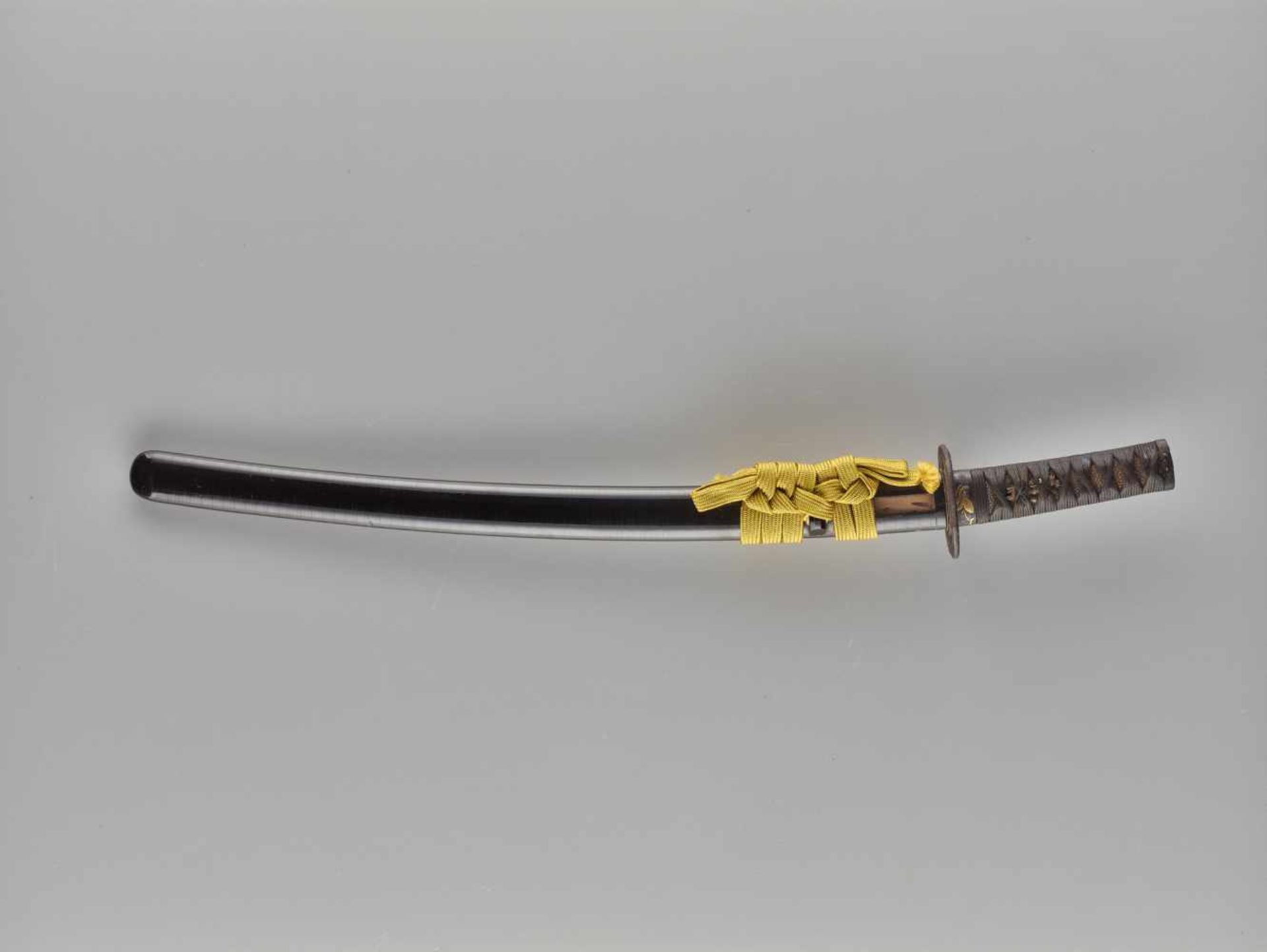 A MINO WAKIZASHI ATTRIBUTED TO KANEMOTO Japan, 17th century (blade); Edo period (1603 – 1868) ( - Image 2 of 10