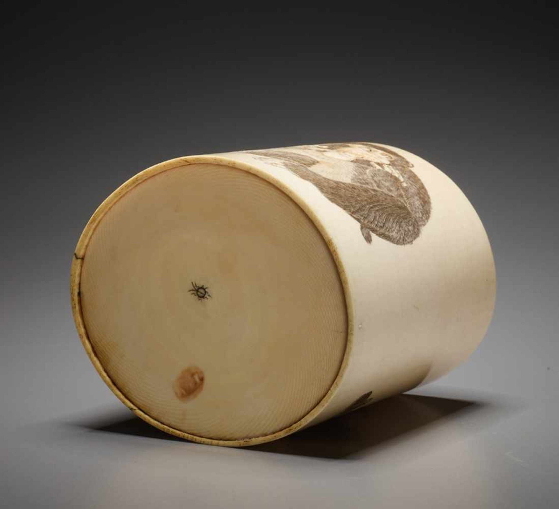 AN JAPANESE IVORY TUSK FUDETATE BRUSH POT WITH FOUR MONKEYS IvoryJapan, Meiji period (1868 - 1912) - Image 4 of 7