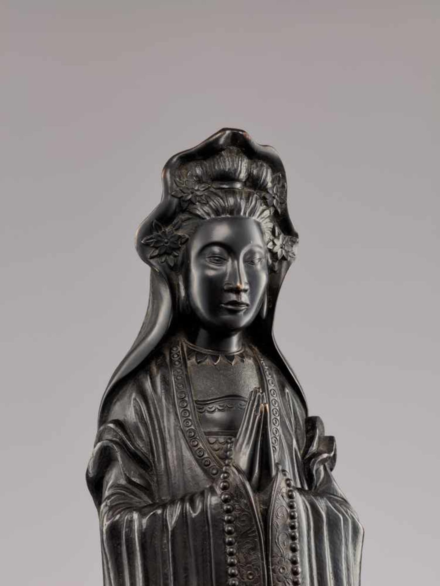 A VERY LARGE AND IMPRESSIVE JAPANESE BRONZE STATUE OF KANNON BronzeJapan, Meiji period (1868 - - Image 9 of 10