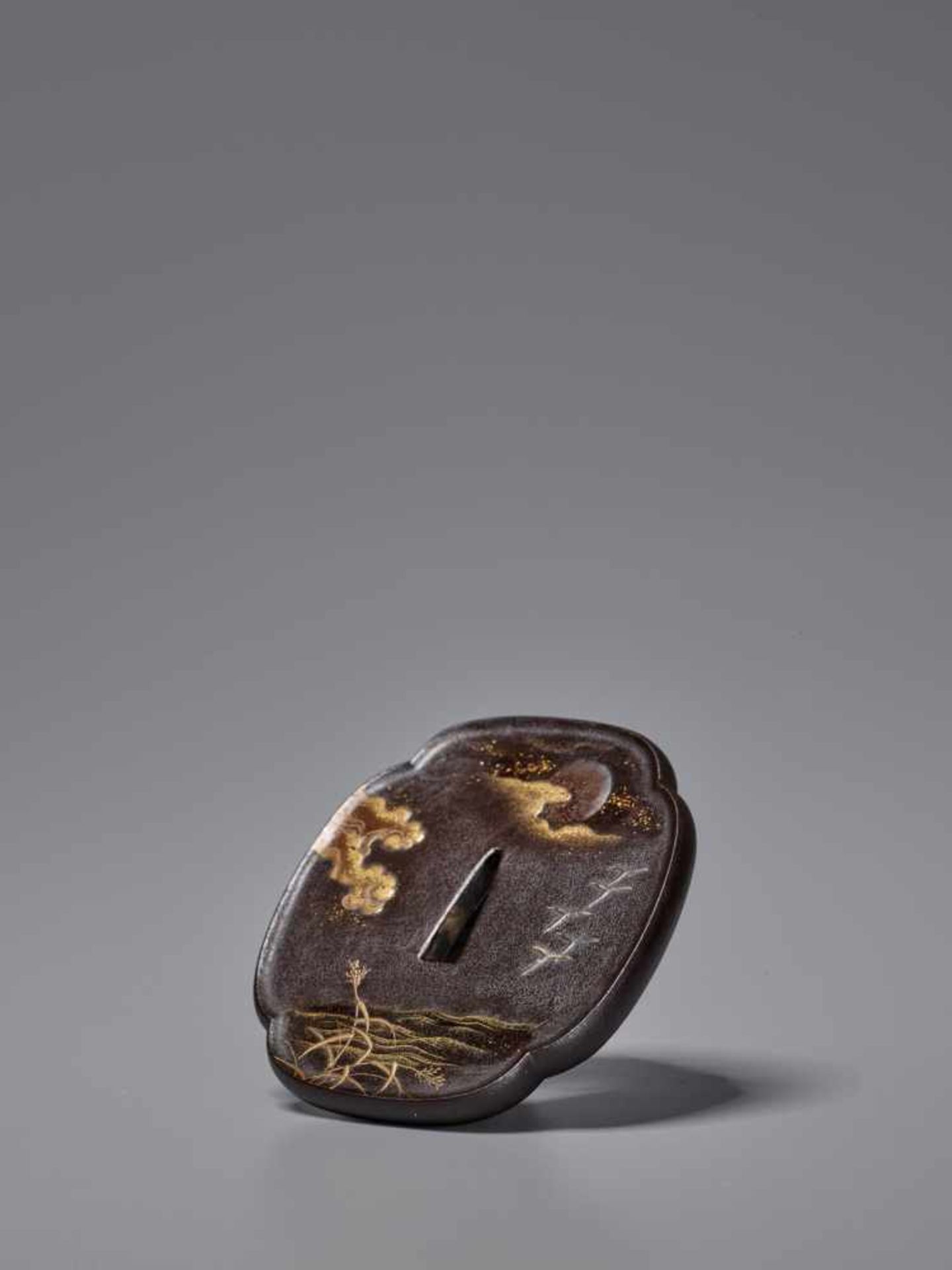 A RARE LACQUERED TSUBA WITH FULL MOON AND GEESE BY YAMADA TSUNEYOSHI Lacquered woodJapan, Edo period - Image 9 of 9