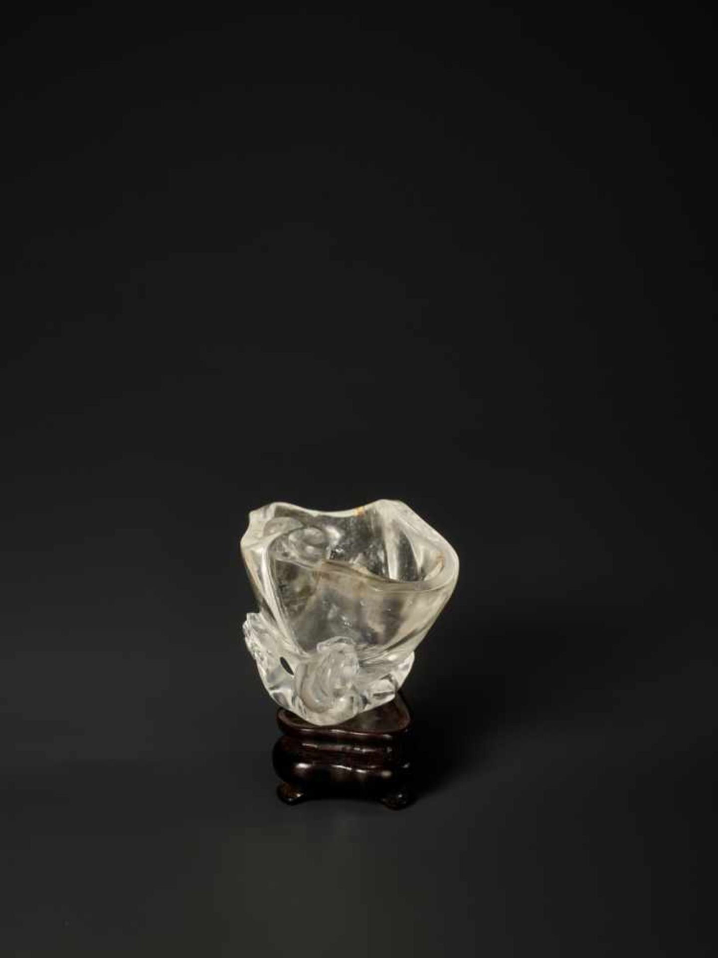 A ROCK CRYSTAL ‘LINGZHI’ BRUSH WASHER, QING DYNASTY The crystal of good purity with few natural - Image 7 of 12