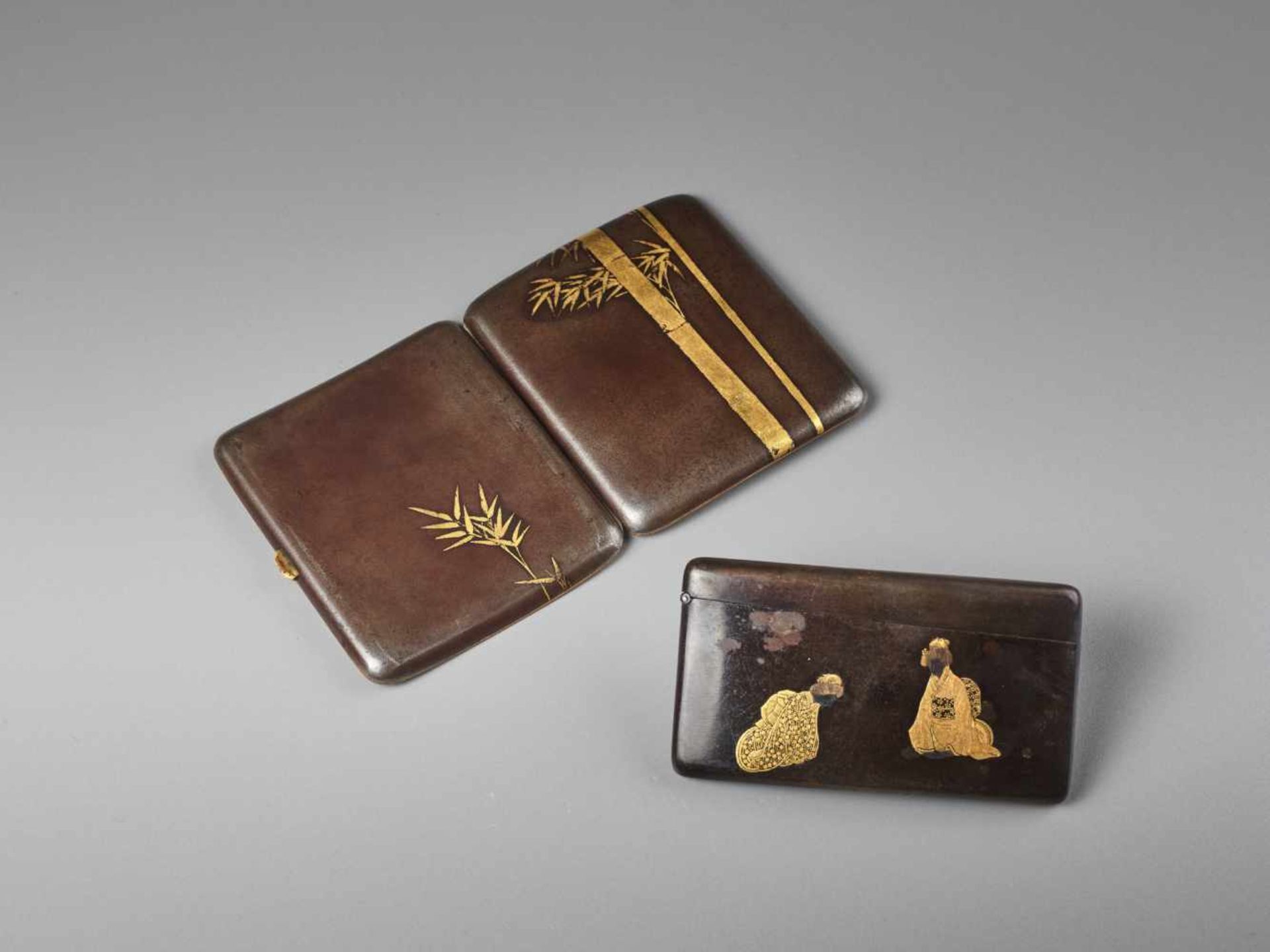 TWO INLAID JAPANESE IRON CIGARETTE CASES BY THE KOMAI COMPANY Iron with goldJapan, Meiji period ( - Image 3 of 8