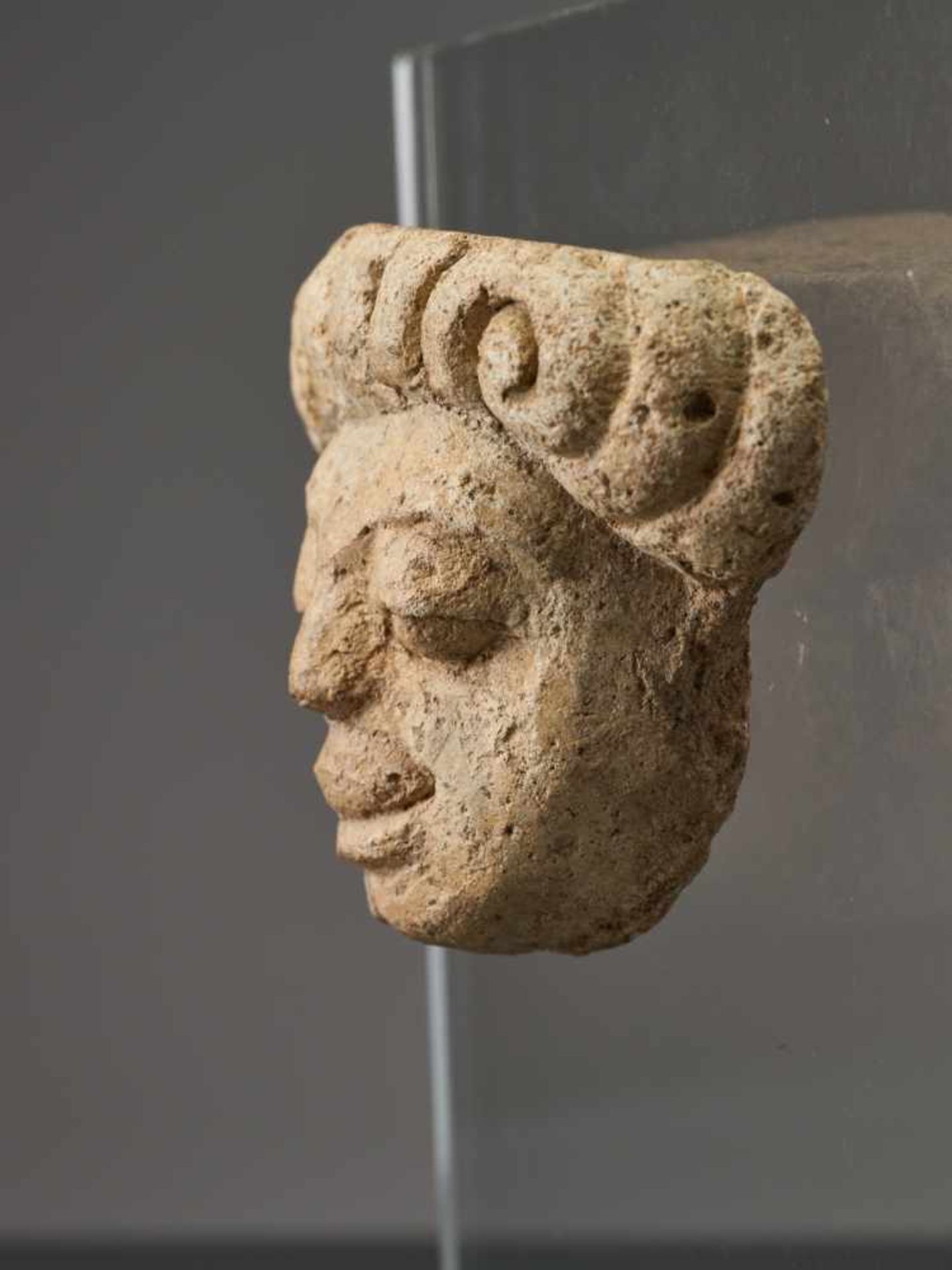 A MON-DVARAVATI STUCCO MASK OF A GROTESQUE MAN, 8th / 9th CENTURY Stucco, firmly mounted to modern - Image 4 of 5