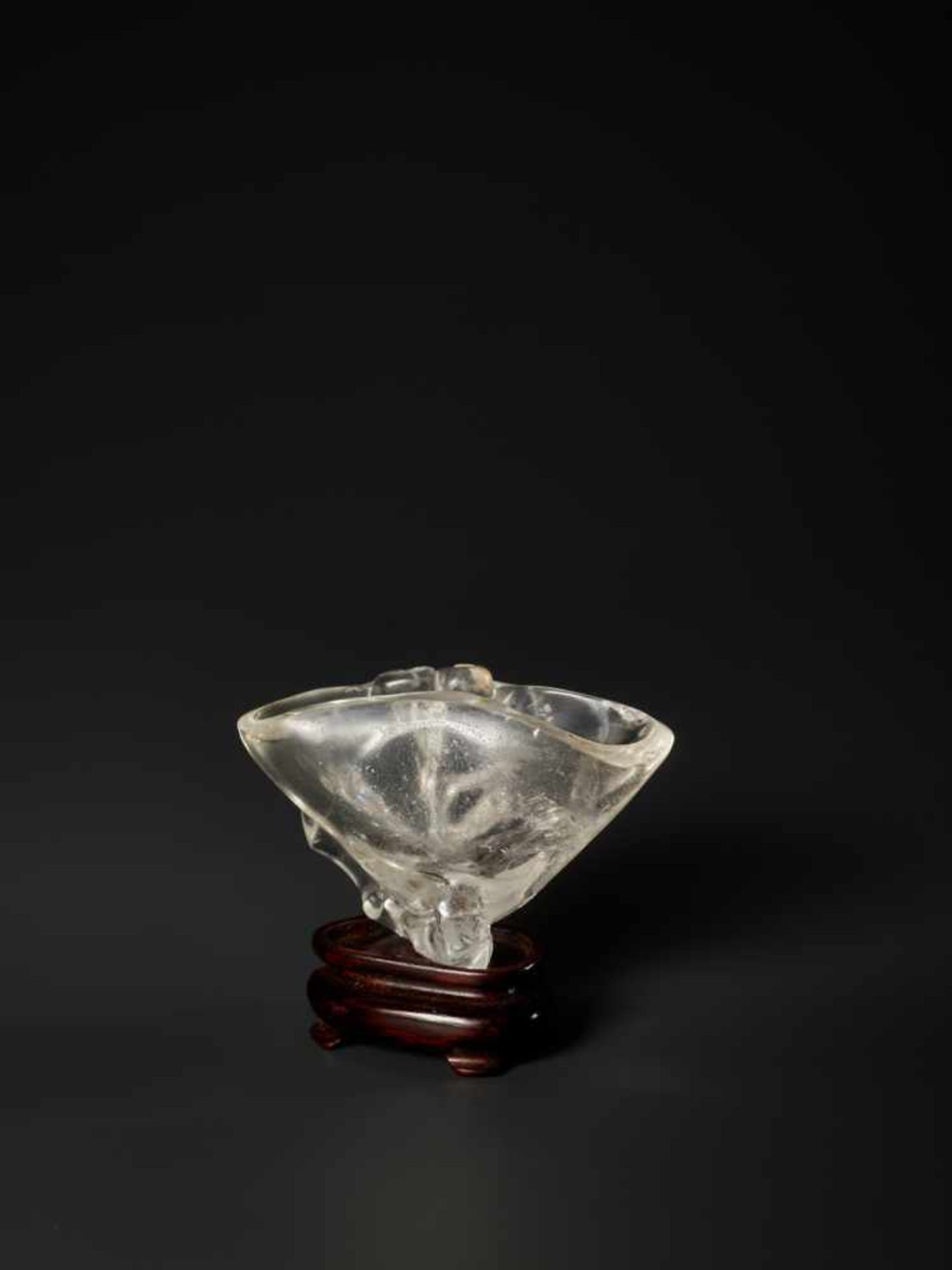 A ROCK CRYSTAL ‘LINGZHI’ BRUSH WASHER, QING DYNASTY The crystal of good purity with few natural - Image 9 of 12