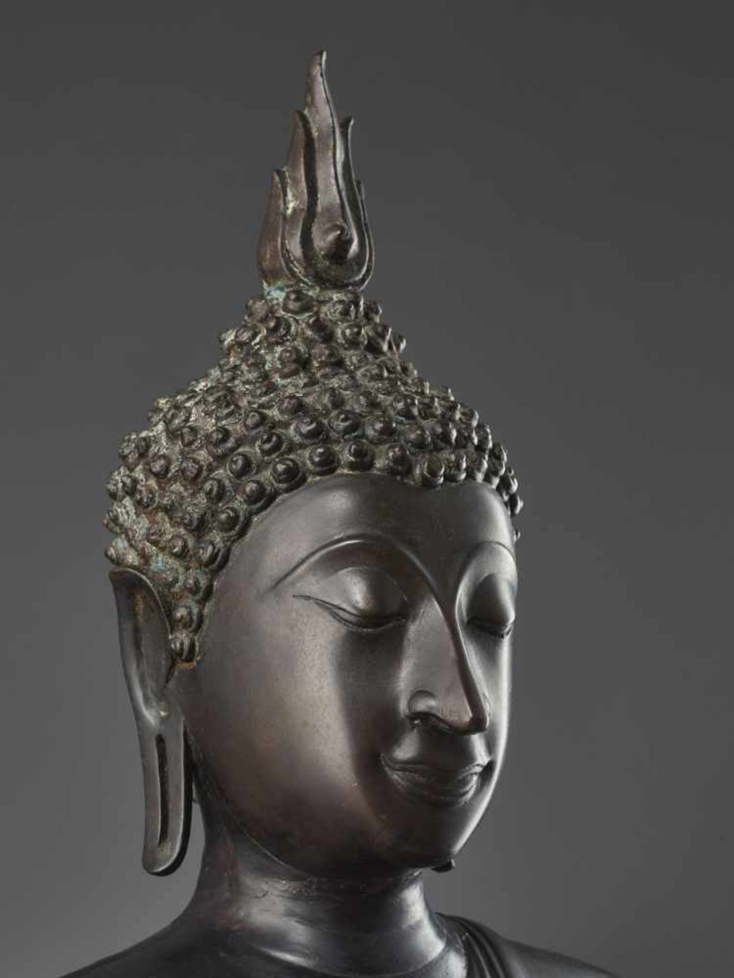 A LARGE AND IMPORTANT BRONZE FIGURE OF BUDDHA SHAKYAMUNI, SUKHOTHAI STYLE, KAMPHAENG PHET, 14TH – - Image 6 of 13