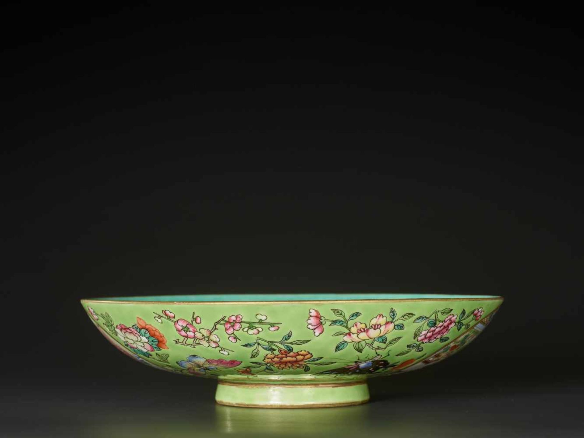 A RARE FAMILLE ROSE LIME-GROUND ‘MUDAN TING’ BOWL AND COVER, DAOGUANG Daoguang six-character seal - Image 3 of 20