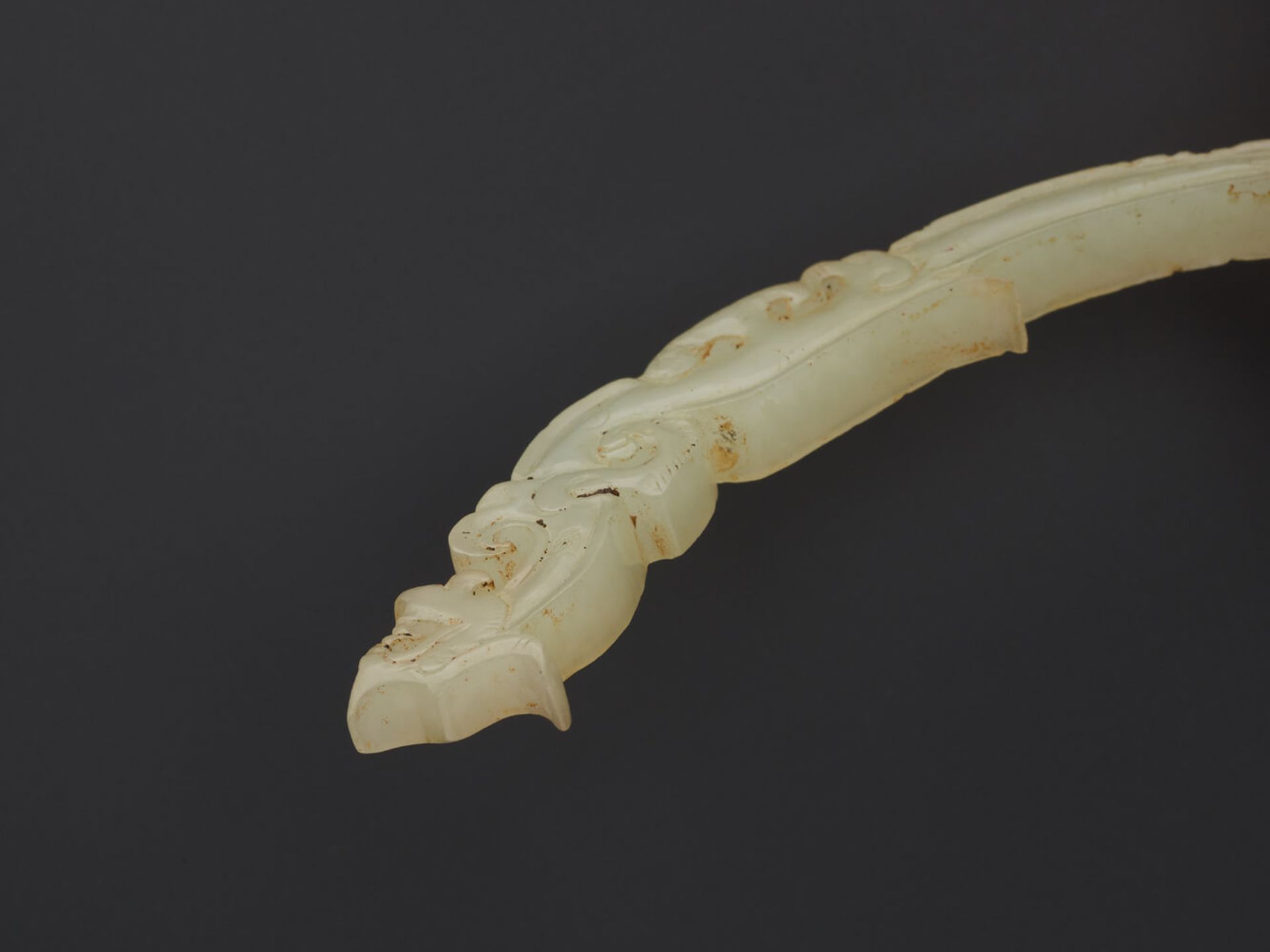 DRAGON-SHAPED XI OR “KNOT-OPENER” This jade is published in Filippo Salviati 4000 YEARS OF CHINESE - Image 7 of 8