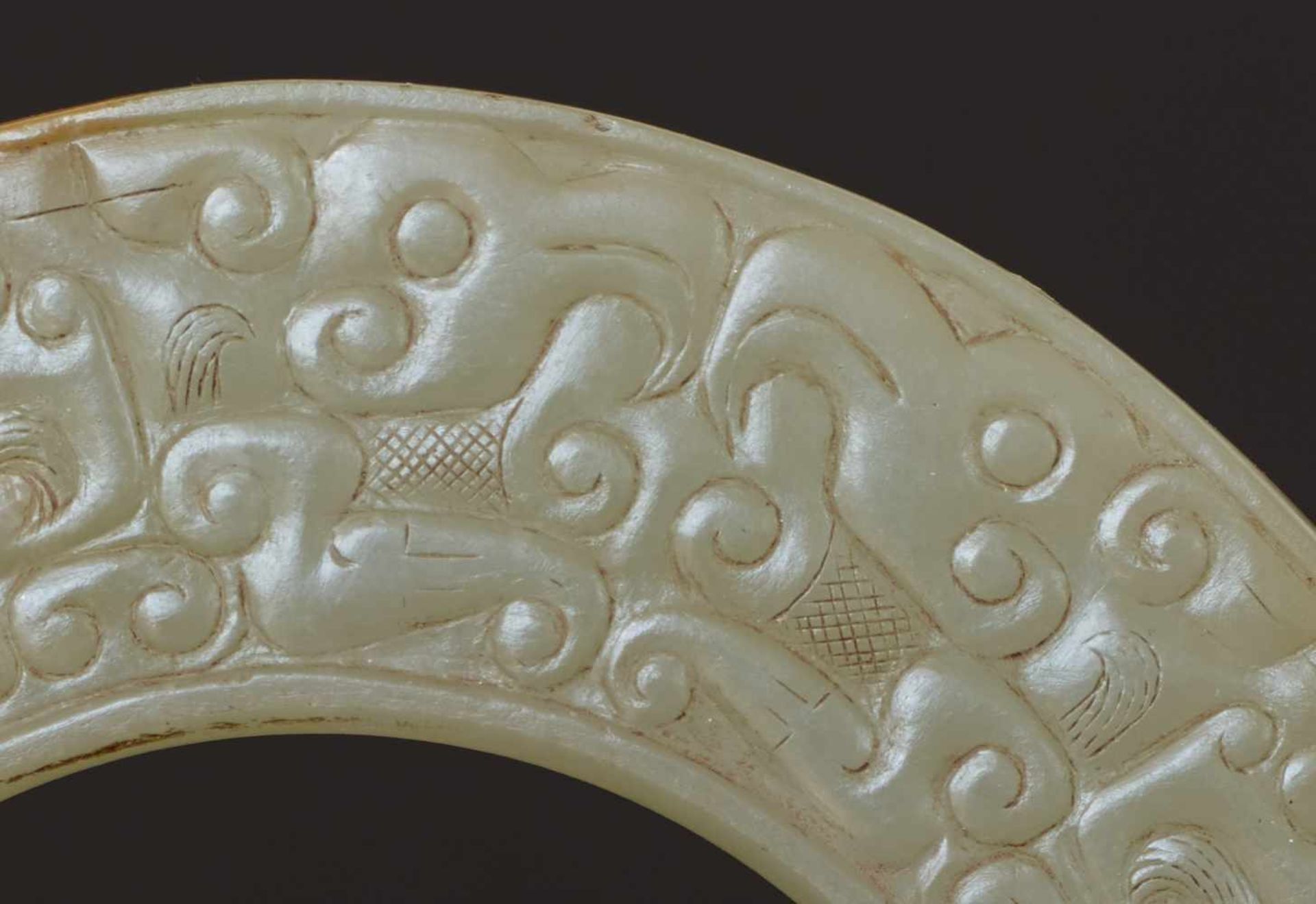 HUAN RING WITH ANIMAL MASKS AND BIRDS This jade is published in Filippo Salviati 4000 YEARS OF - Image 4 of 6