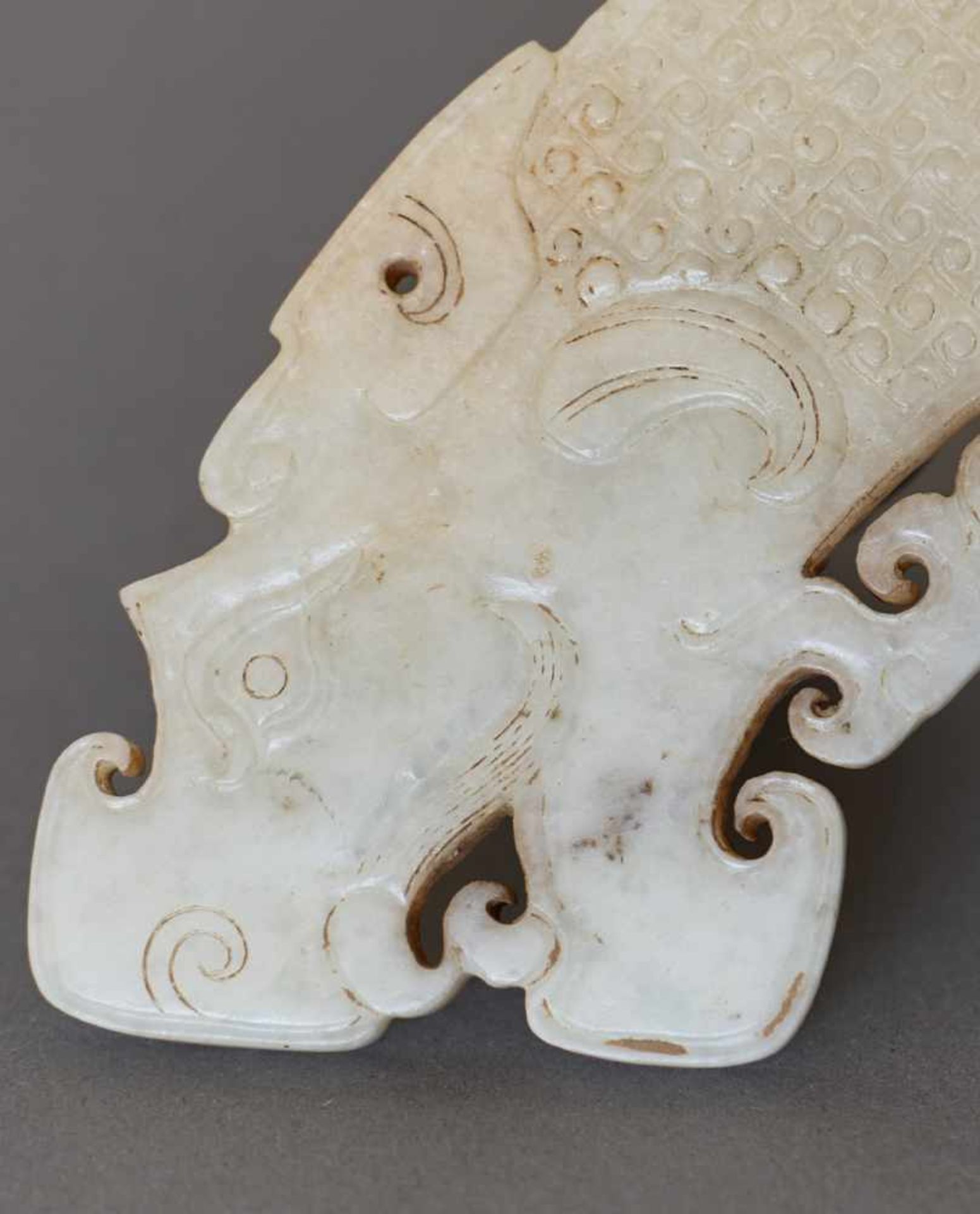 DRAGON-SHAPED ORNAMENT This jade is published in Filippo Salviati 4000 YEARS OF CHINESE ARCHAIC - Image 4 of 7