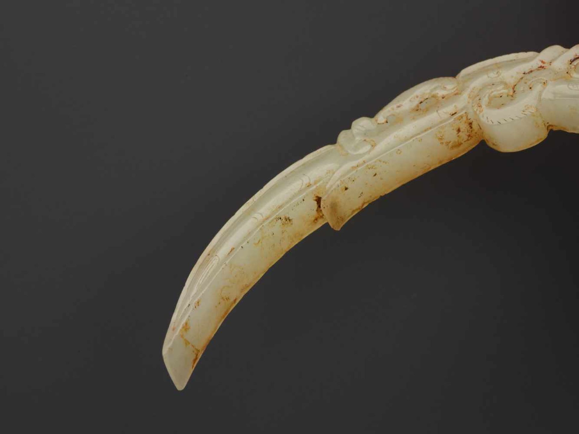 DRAGON-SHAPED XI OR “KNOT-OPENER” This jade is published in Filippo Salviati 4000 YEARS OF CHINESE - Image 4 of 8