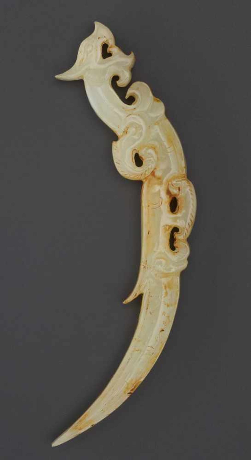 DRAGON-SHAPED XI OR “KNOT-OPENER” This jade is published in Filippo Salviati 4000 YEARS OF CHINESE - Image 2 of 8