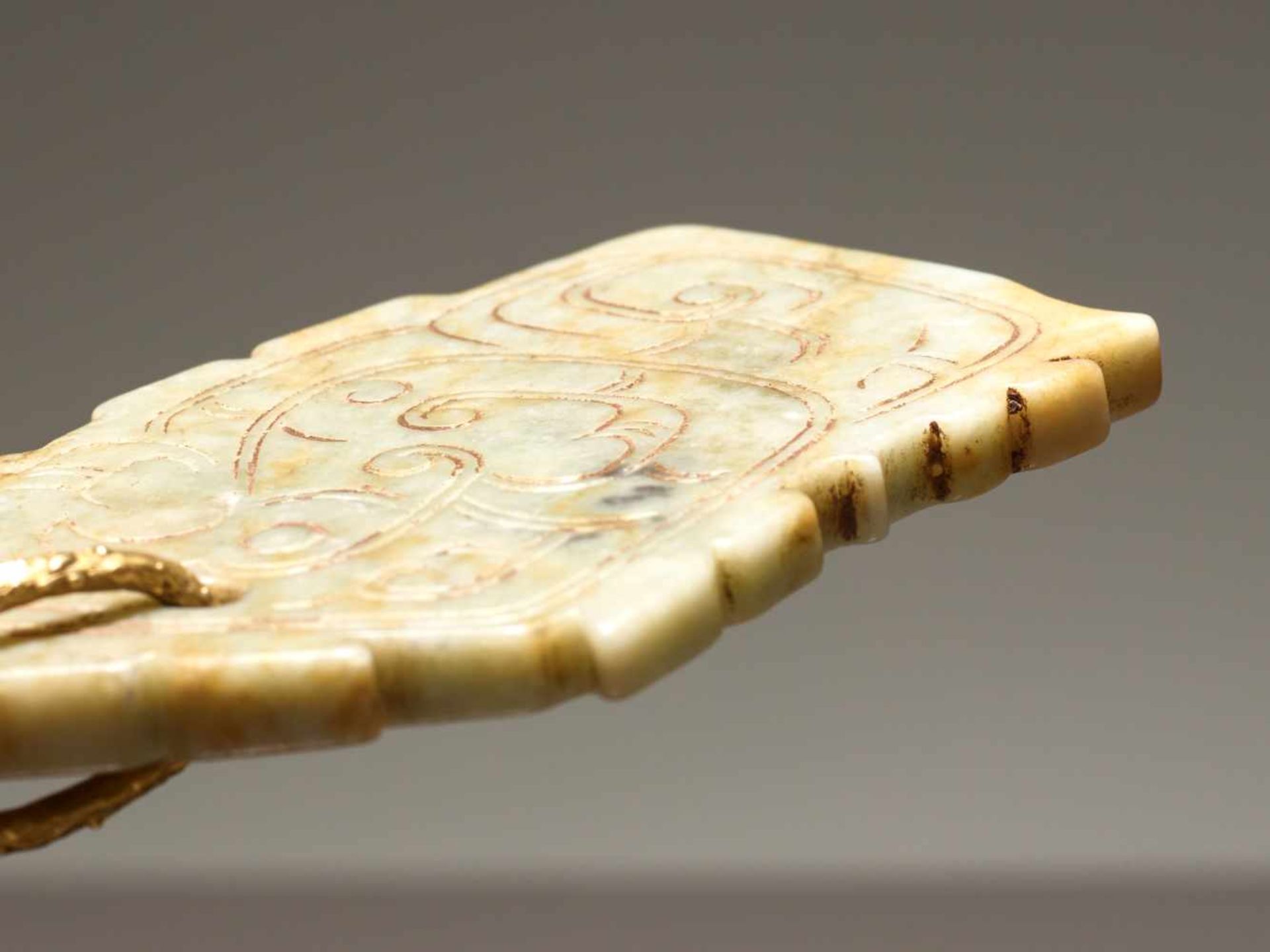 PENDANT DECORATED WITH A BIRD This jade is published in Filippo Salviati 4000 YEARS OF CHINESE - Image 5 of 5