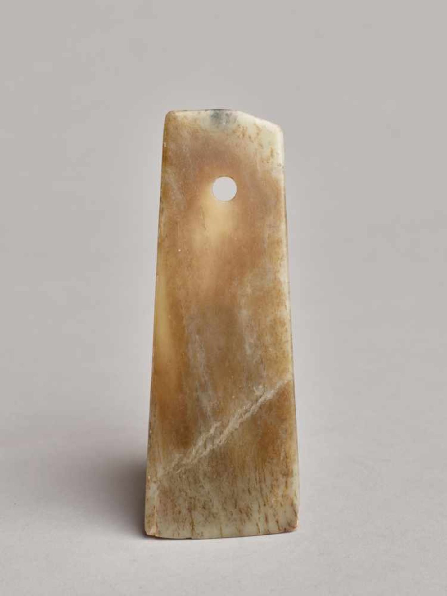 FU AXE This jade is published in Filippo Salviati 4000 YEARS OF CHINESE ARCHAIC JADES Edition Zacke, - Image 2 of 7