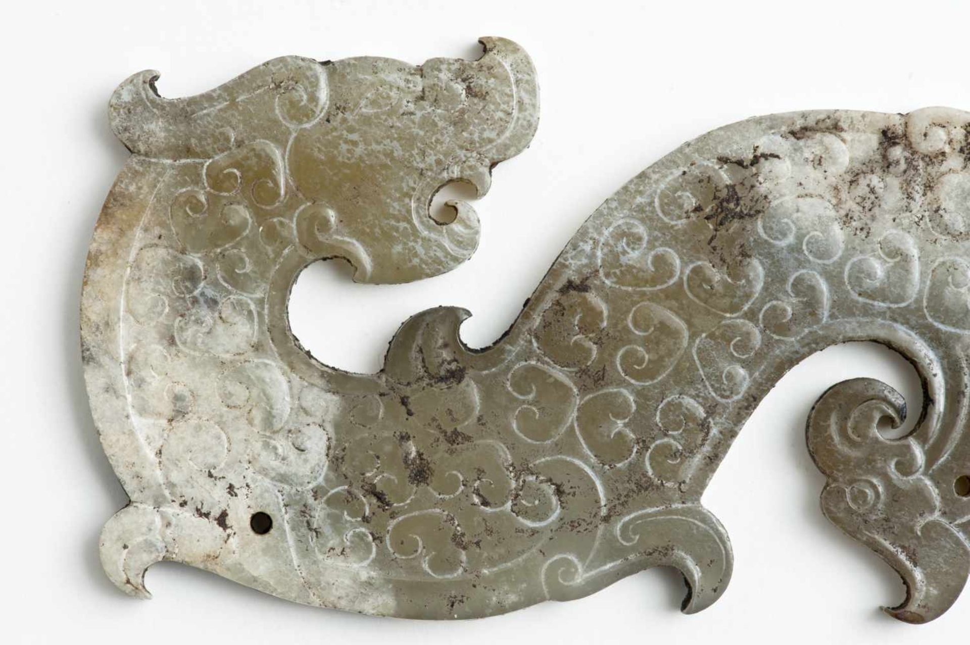 PENDANT SHAPED AS A DRAGON AND A PHOENIX This jade is published in Filippo Salviati 4000 YEARS OF - Image 3 of 4