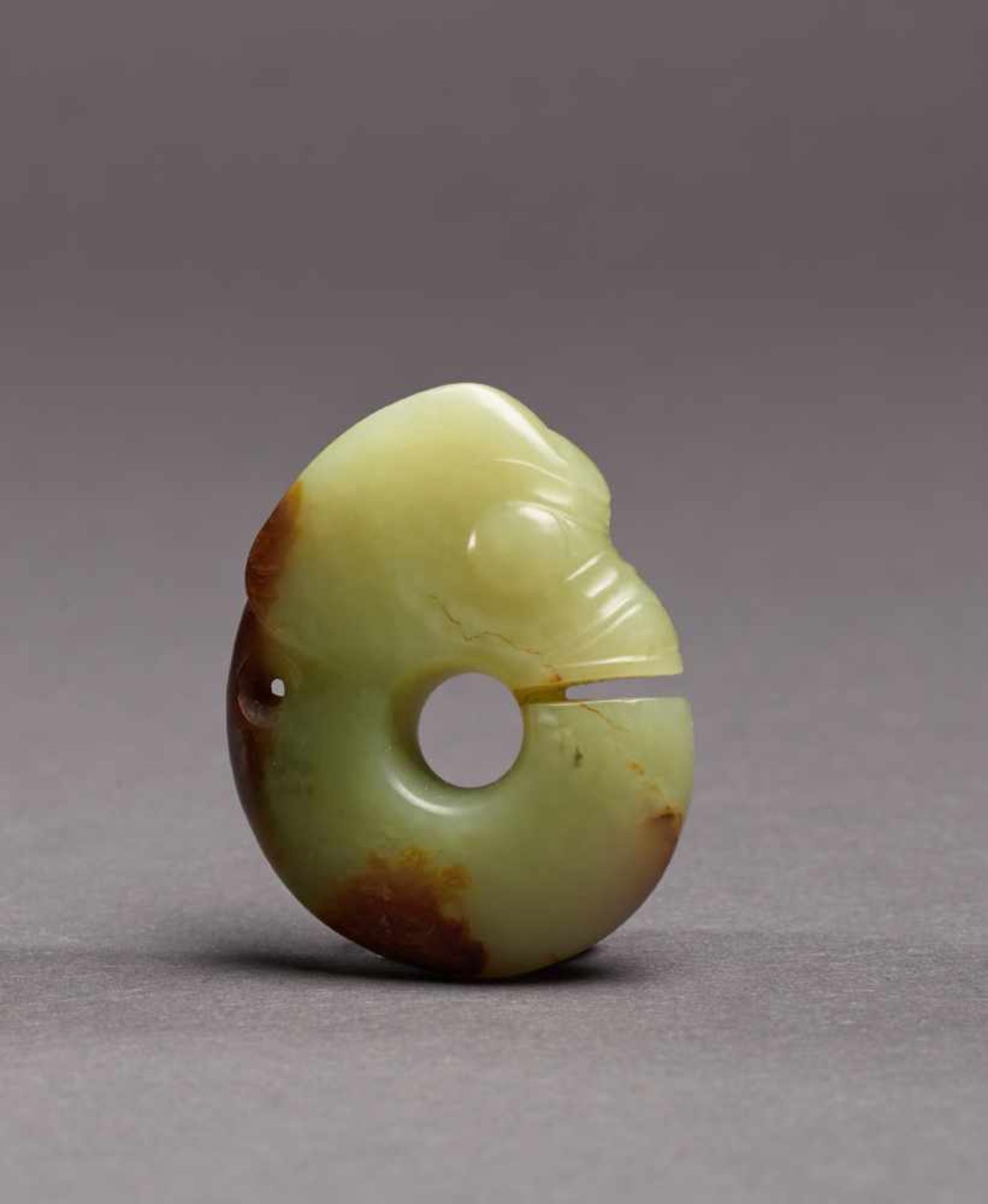 DRAGON-SHAPED PENDANT ZHULONG This jade is published in Filippo Salviati 4000 YEARS OF CHINESE - Image 3 of 5