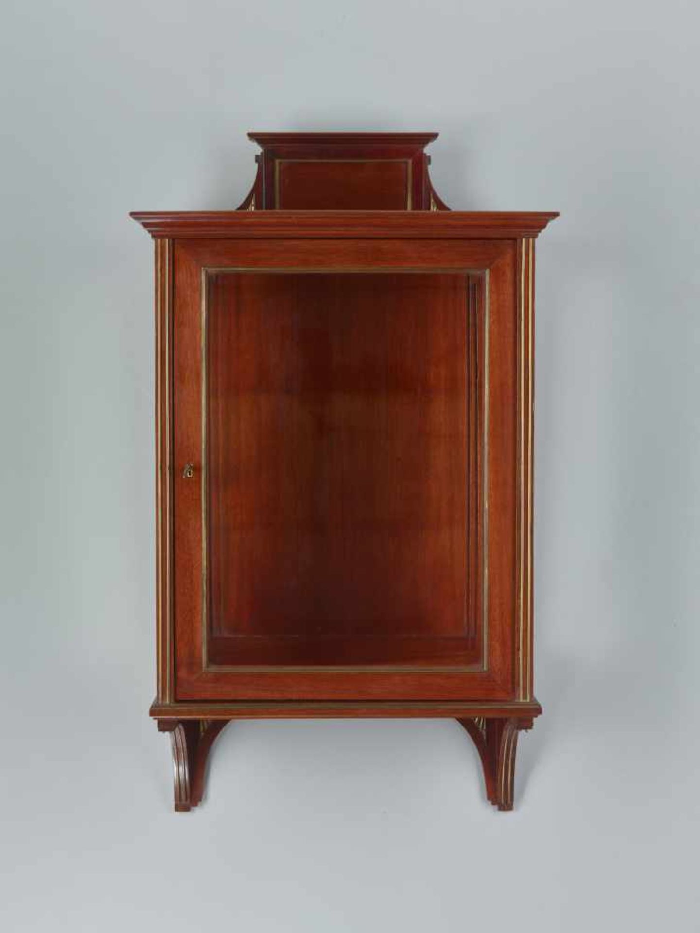 A 19th CENTURY VIENNA MAHOGANY WALL DISPLAY CABINET WITH BRASS APPLICATIONSMahogany, glass and brass