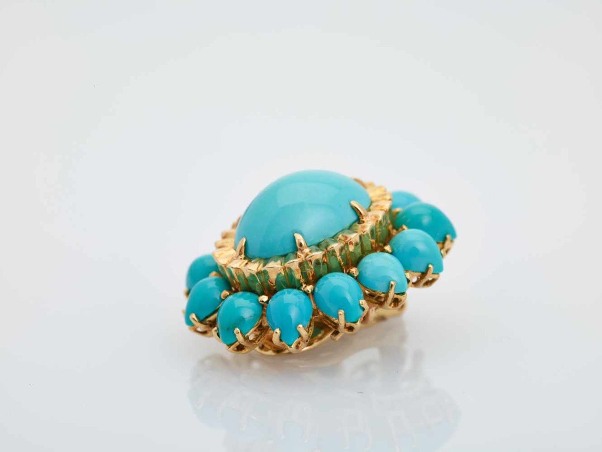 A DAVID WEBB PAIR OF 18 CARAT GOLD, PLATINUM AND TURQUOISE ‘STAR’ EAR CLIPSNew York, USAca. 1960, - Image 7 of 9