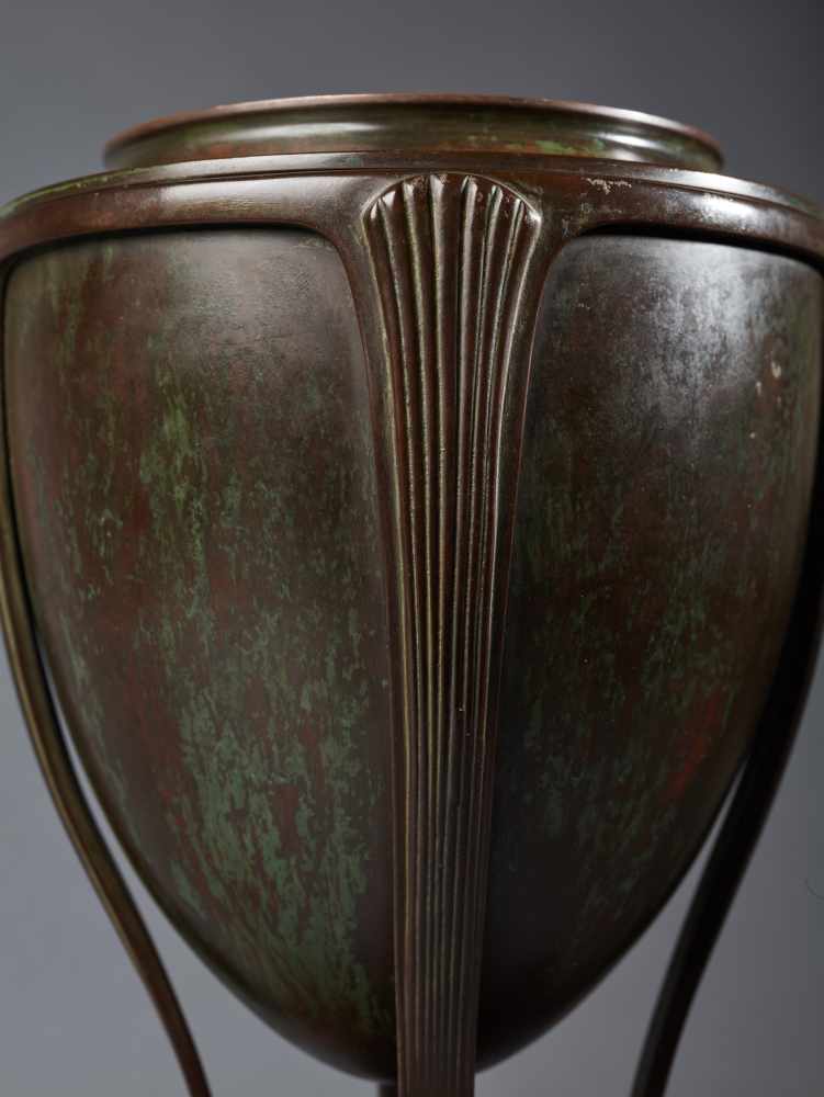 TIFFANY STUDIOS, TABLE LAMP ‘POMEGRANATE’, USA 1900 Tiffany Studios, New YorkBronze, brown patina, - Image 7 of 10