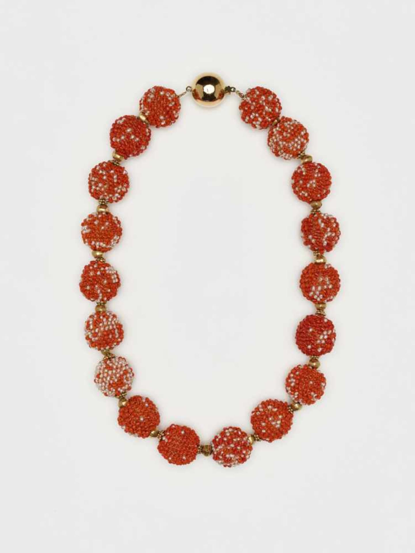 A WIENER WERKSTAETTE STYLE CORAL AND PEARL BEADS NECKLACE, 1920sAustria1920s, clasp marked ‘750’ and - Image 2 of 8